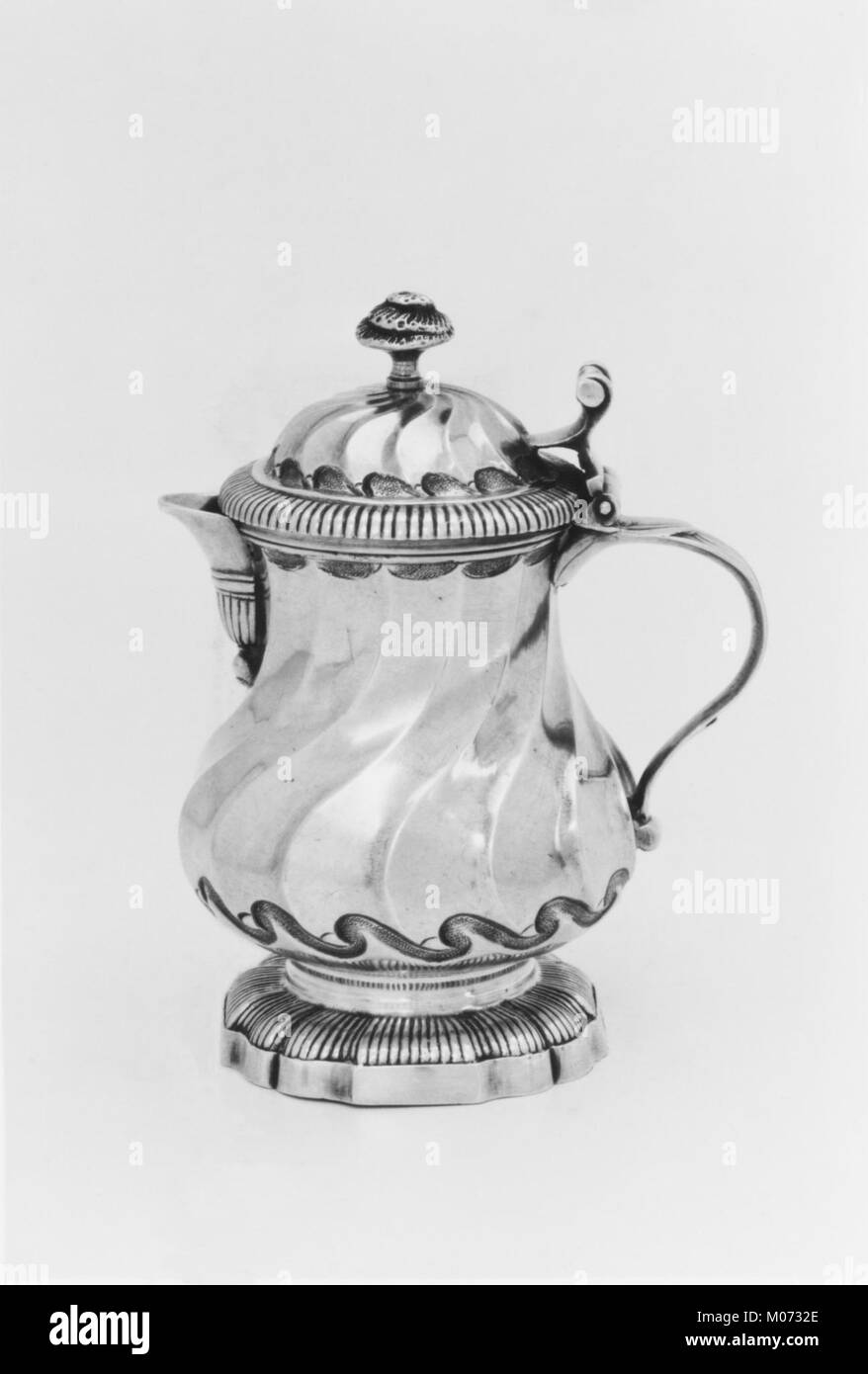 Mustard pot MET 143247 Stock Photo Alamy