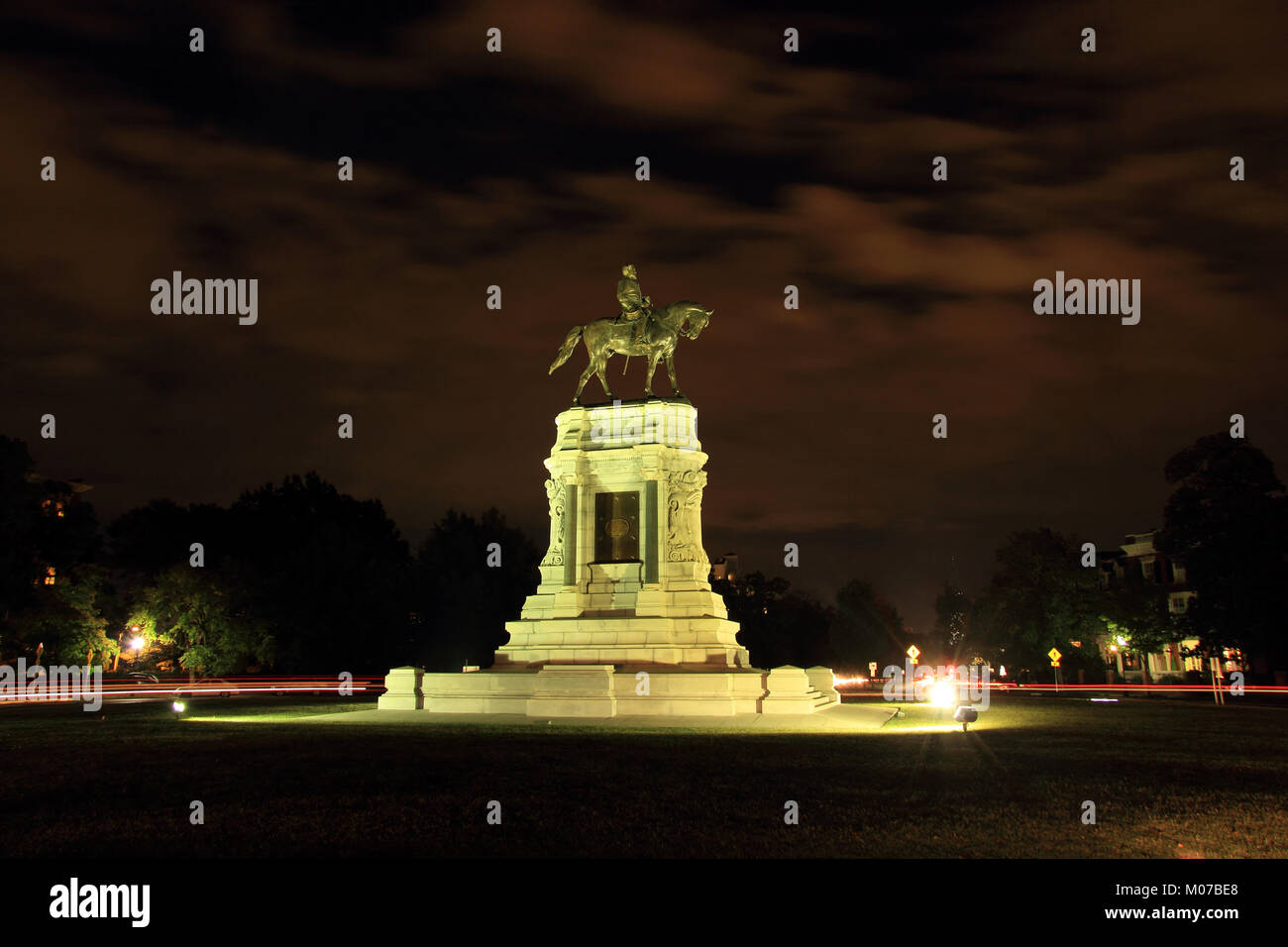 Civil War monuments such as the Robert E. Lee statue on Monument Avenue represent key points of contention in contemporary U.S. politics Stock Photo