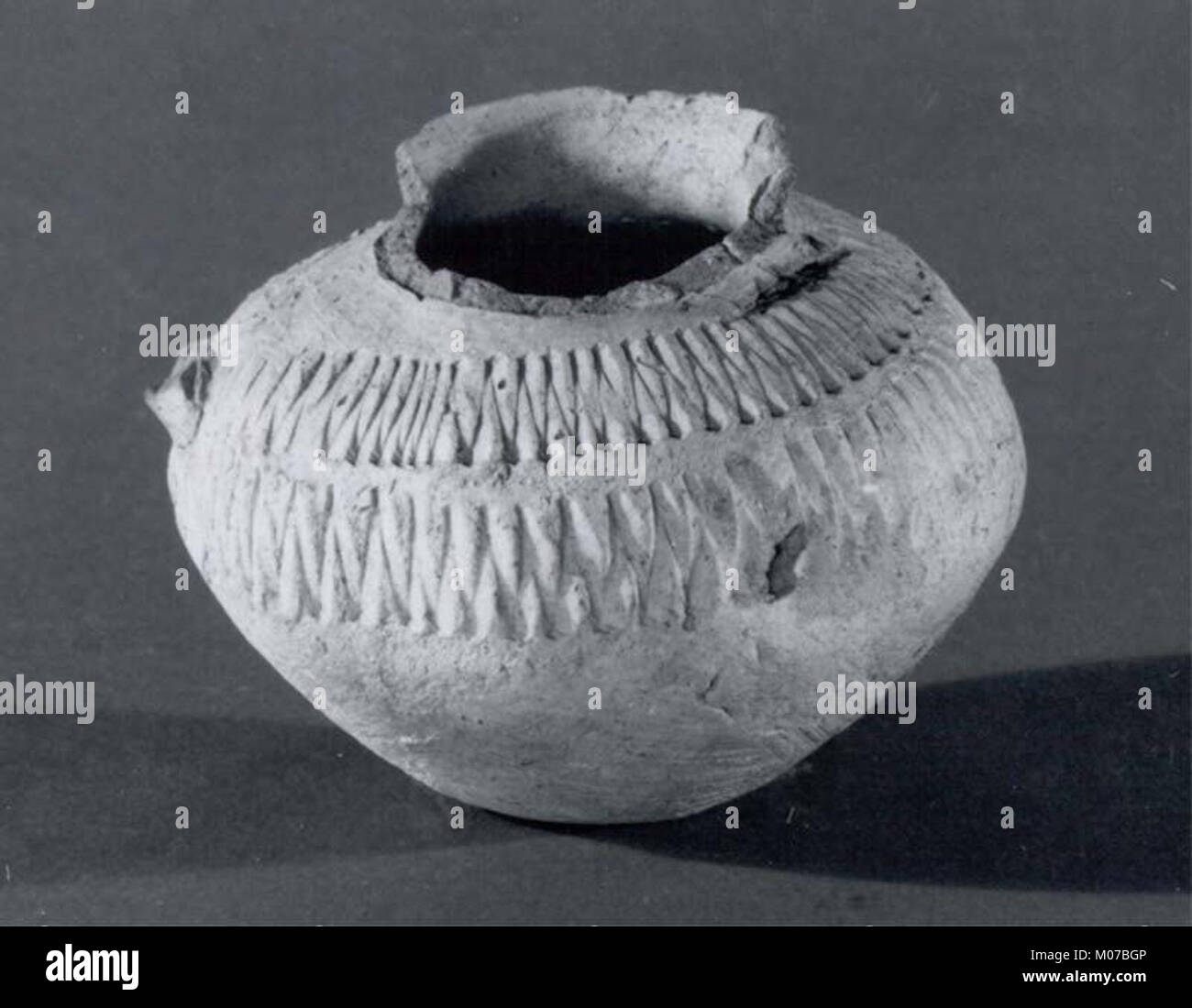 Jar with impressed decoration MET ME62 70 29 Stock Photo Alamy