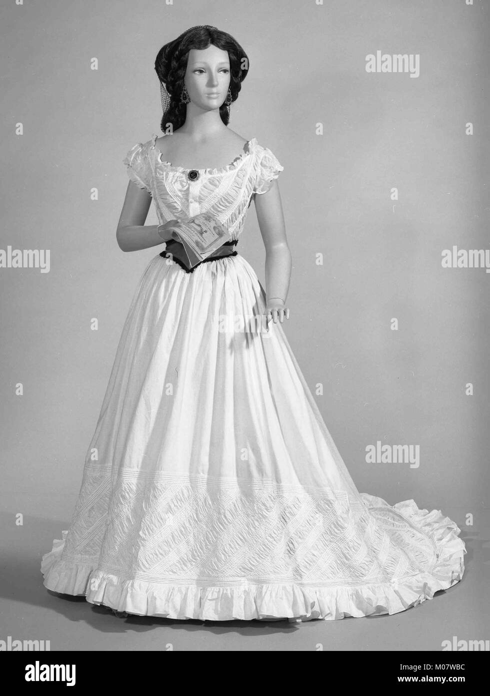 sachin and babi light blue dress Elegant A-Line V-neck Chiffon Mother of the Bride Dress Casual Sexy Knee- length 3/4 Length Illusion Sleeve