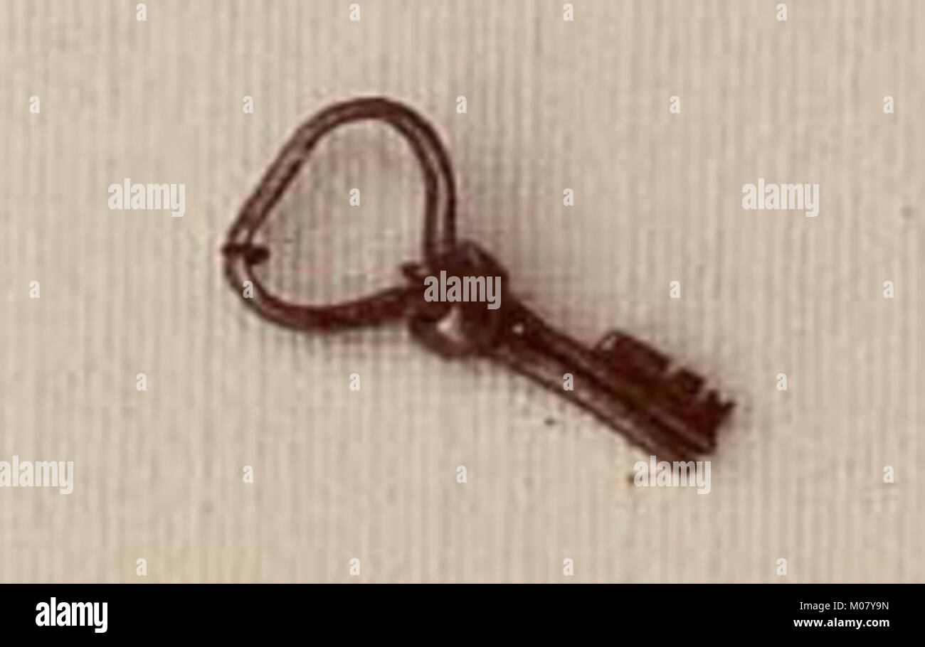 Artifact piece security hi-res stock photography and images - Alamy