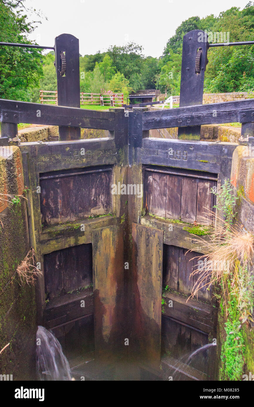 Lock gates, Huddersfield Narrow Canal, Uppermill, Oldham Lancashire