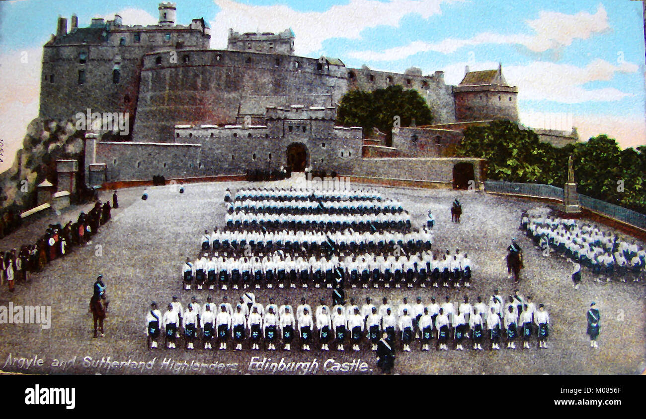 An early coloured photograph of the former Princess Louise's Argyle and Sutherland Highlanders on parade royal at Edinburgh Castle, Scotland circa 1910 Stock Photo