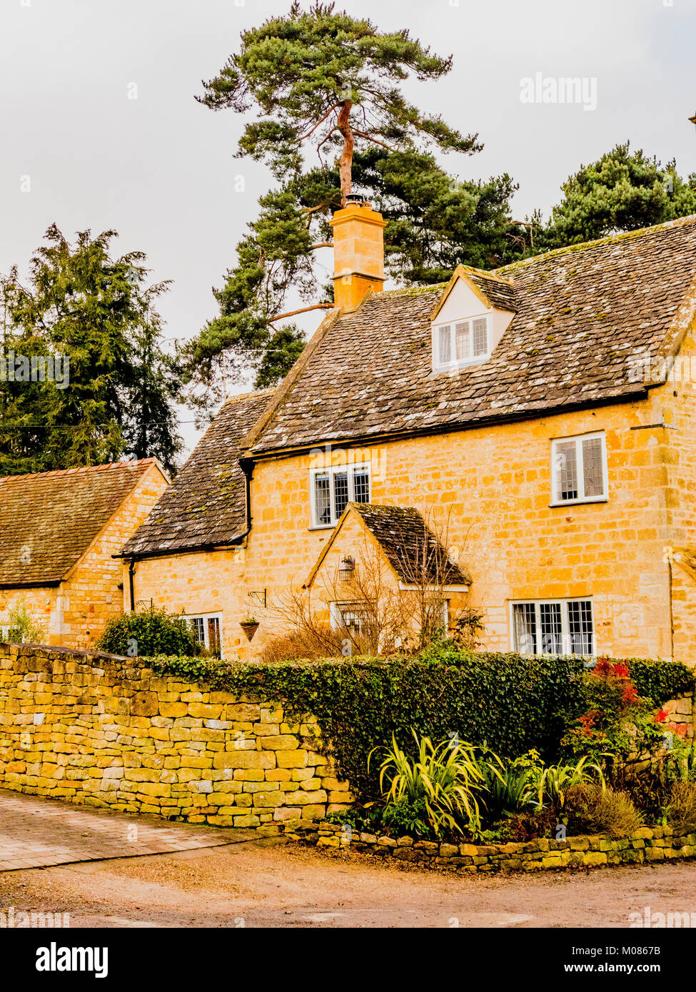 mickleton gloucestershire cotswold village street houses buildings