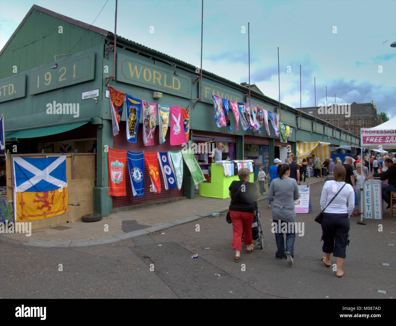 File:Glasgow. The Barras. Gibson Street.jpg - Wikimedia Commons