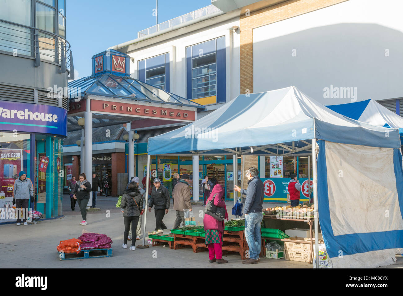 Farnborough town centre hires stock photography and images Alamy