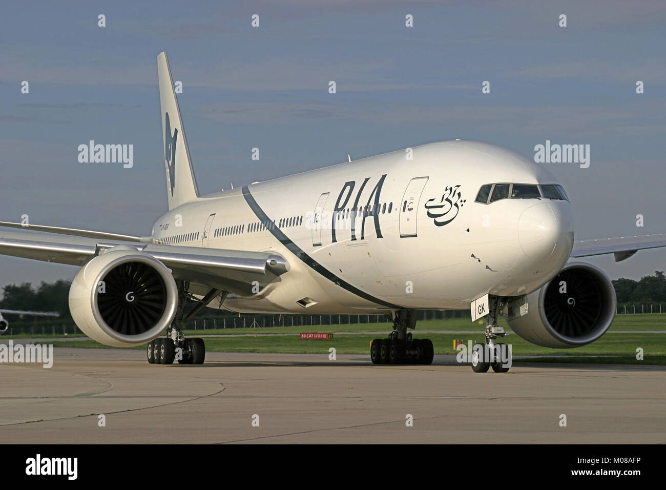 Pia 777 200 hi-res stock photography and images - Alamy
