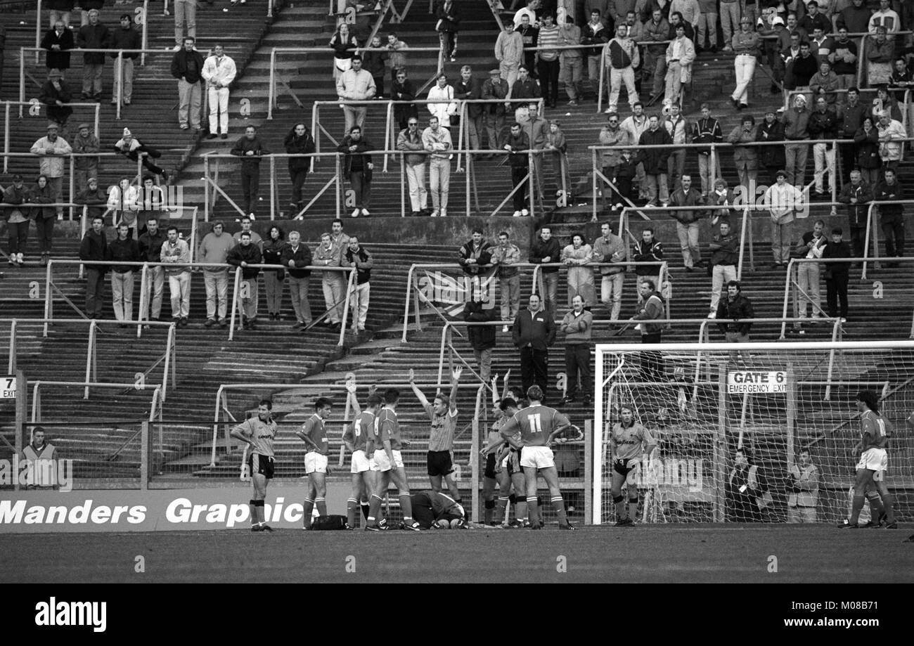 Football Supporters Standing On The South Bank Terrace At Molineux ...