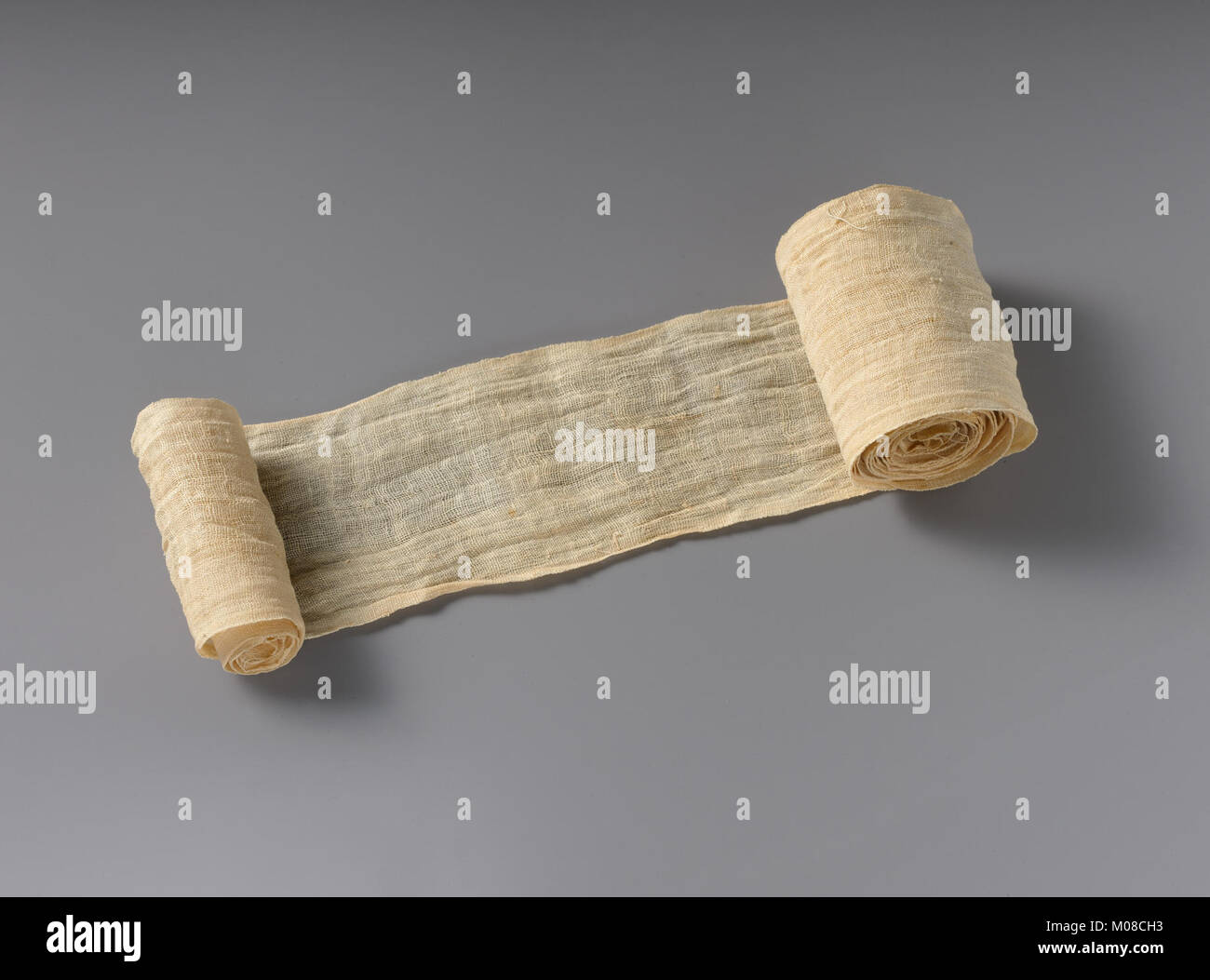 Tutankhamun mummy hi-res stock photography and images - Page