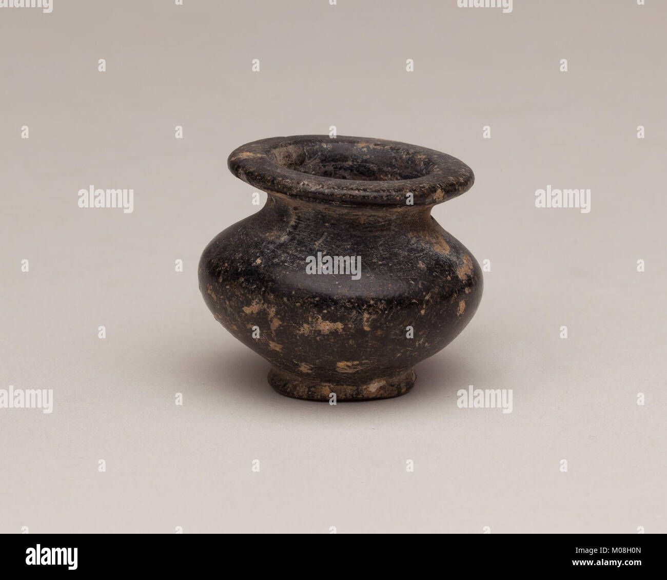 Jar made from pottery hi-res stock photography and images - Alamy