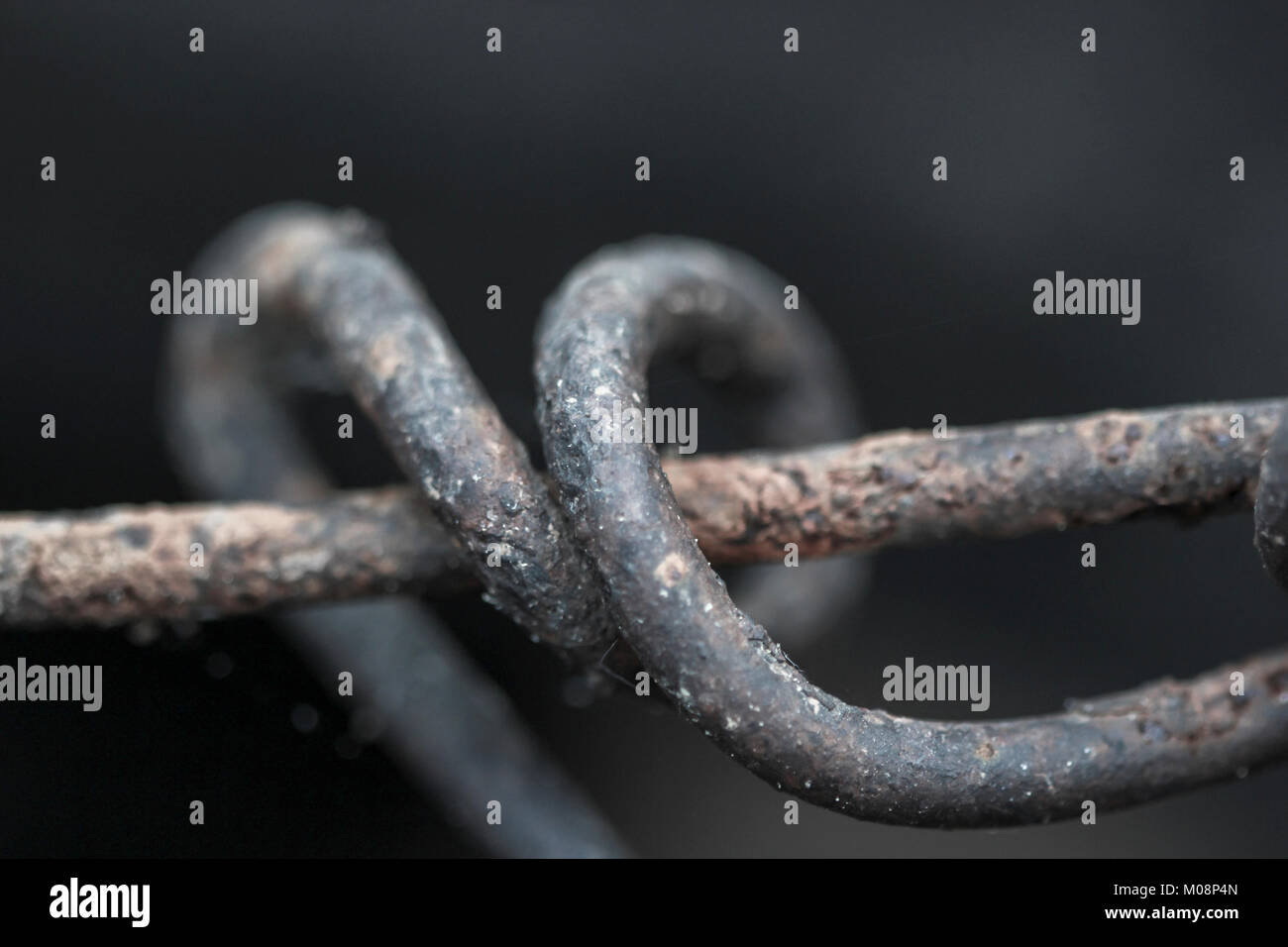 Roasted Wire Old rusted iron wire Stock Photo - Alamy