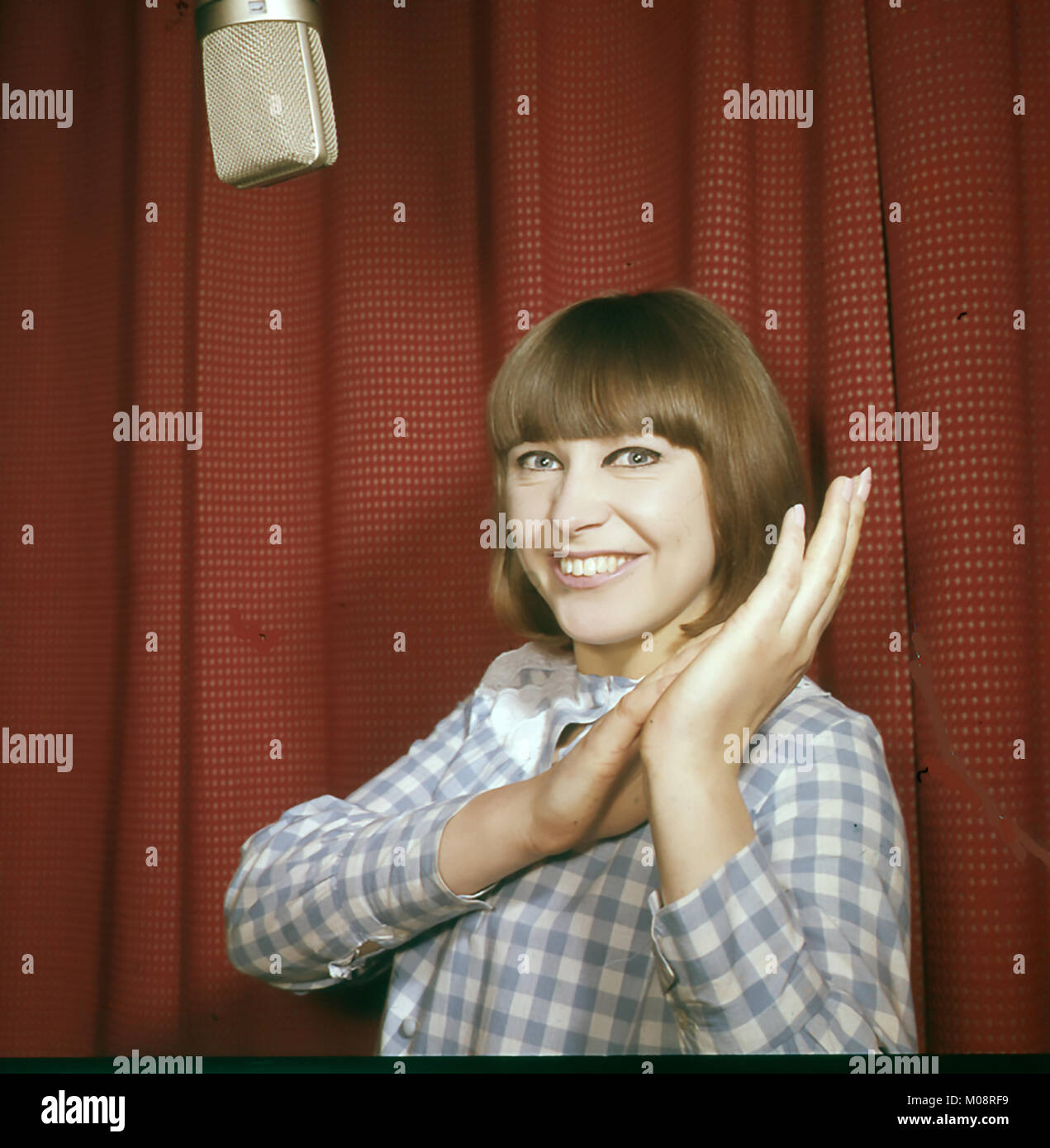 DINAH LEE New Zealand Pop Singer About 1963 Stock Photo Alamy