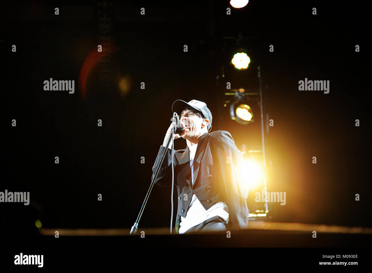 Red hot chili peppers lead singer anthony kiedis performs hires stock
