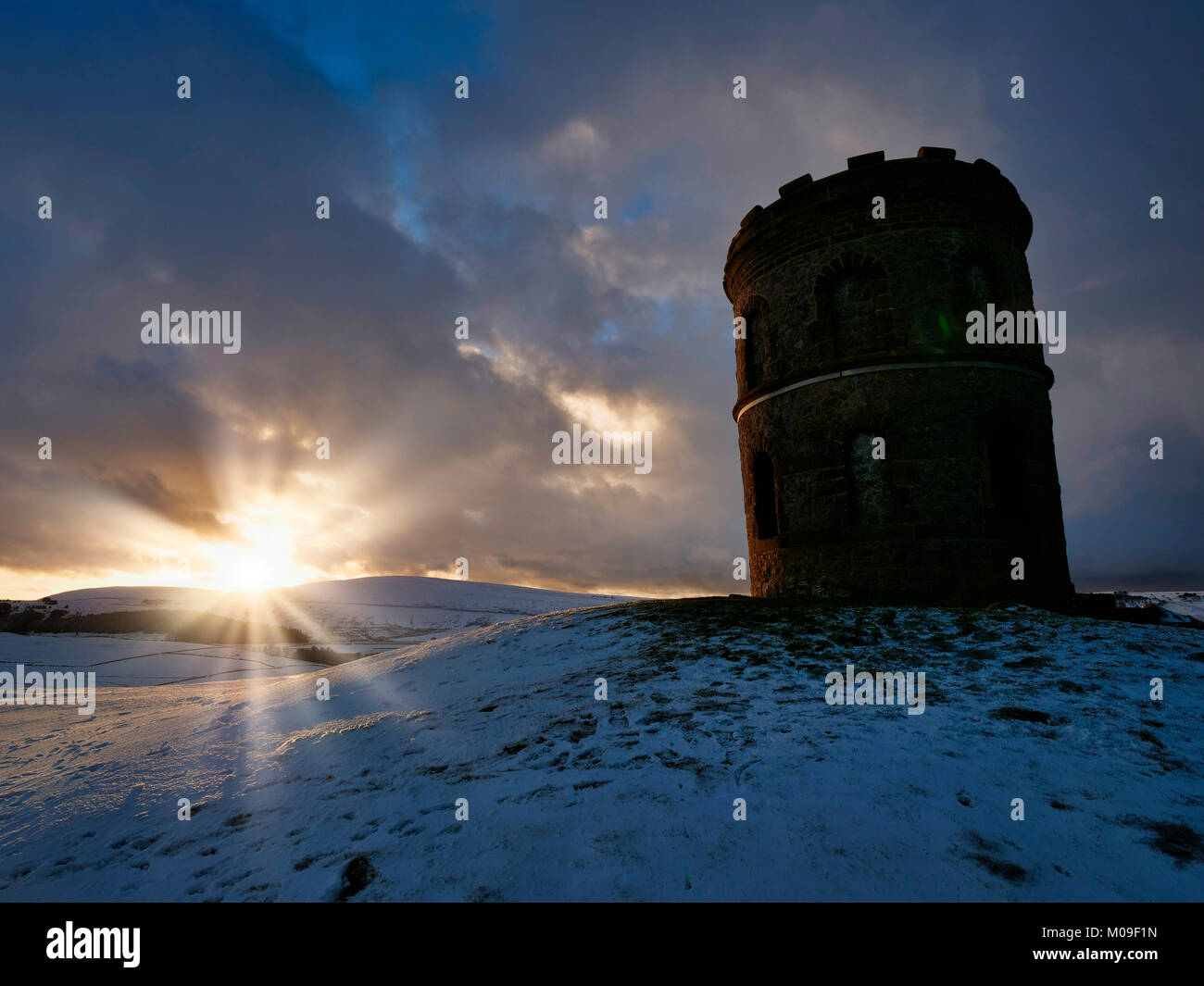 Buxton, Derbyshire, UK. 19th January, 2018. UK Weather: Sunset over Solomon's Temple Buxton Derbyshire, also called Grinlow Tower the Victorian Fortified hill marker above the spa town of Buxton in the Derbyshire Peak District National Park Credit: Doug Blane/Alamy Live News Stock Photo
