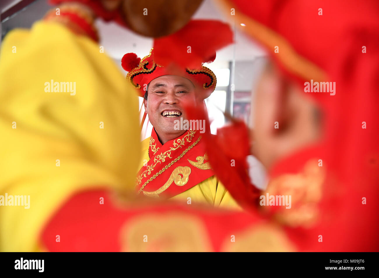 Jinan, China's Shandong Province. 19th Jan, 2018. Actors of Guzi yangge dance troupe rehearse at a culture center in Shanghe County, east China's Shandong Province, Jan. 19, 2018. Invited by the China Cultural Center in Stockholm, the troupe will participate in Spring Festival celebration events in Sweden from Feb. 9 to 14. Credit: Guo Xulei/Xinhua/Alamy Live News Stock Photo