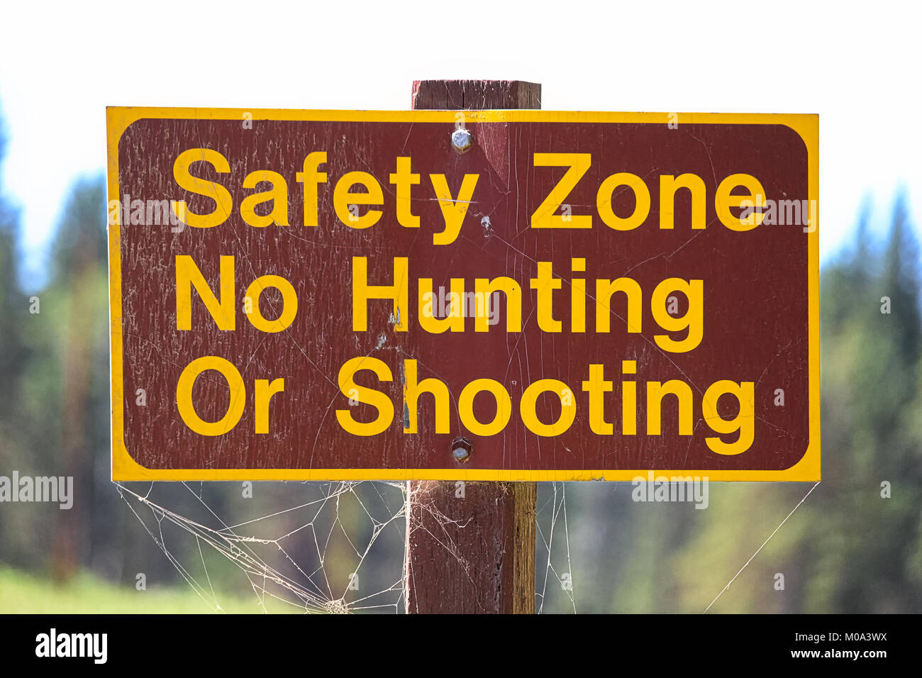 Shooting and hunting strictly prohibited Safety sign Business