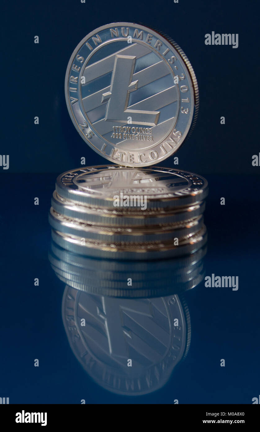 Cryptocurrency mining software hi-res stock photography and images - Page  10 - Alamy