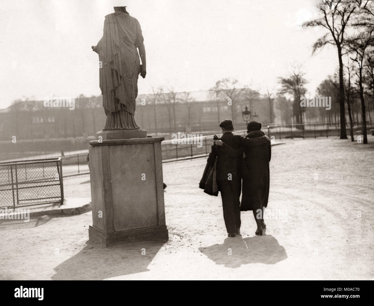 Couple in the spring sunshine, Paris, 1930's Stock Photo