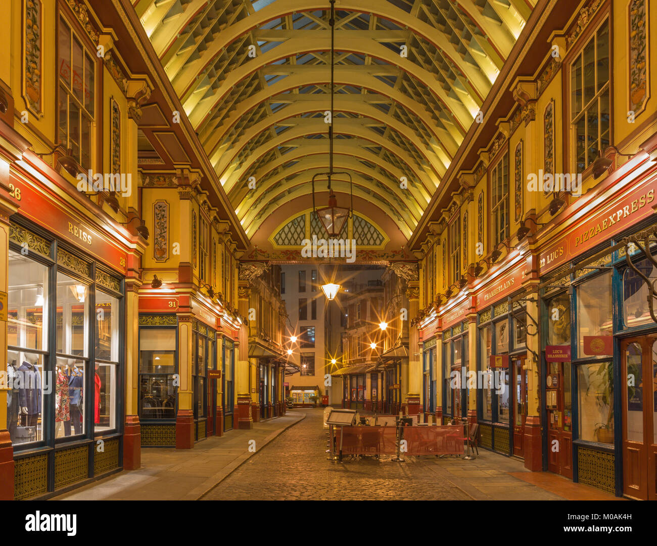 Interior gallery london architecture hi-res stock photography and ...