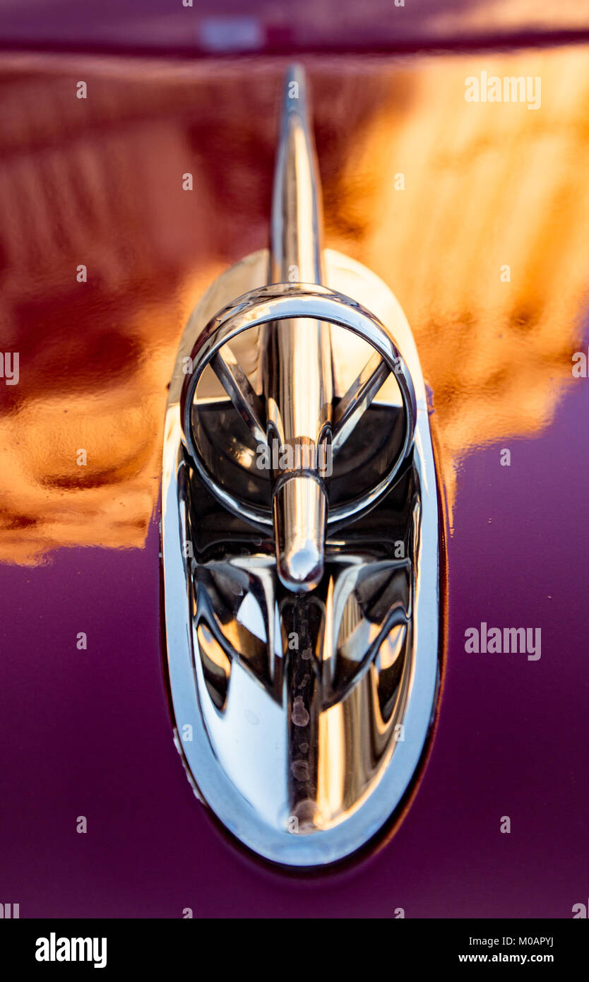 Hood ornament 1950s hi-res stock photography and images - Page 3 - Alamy