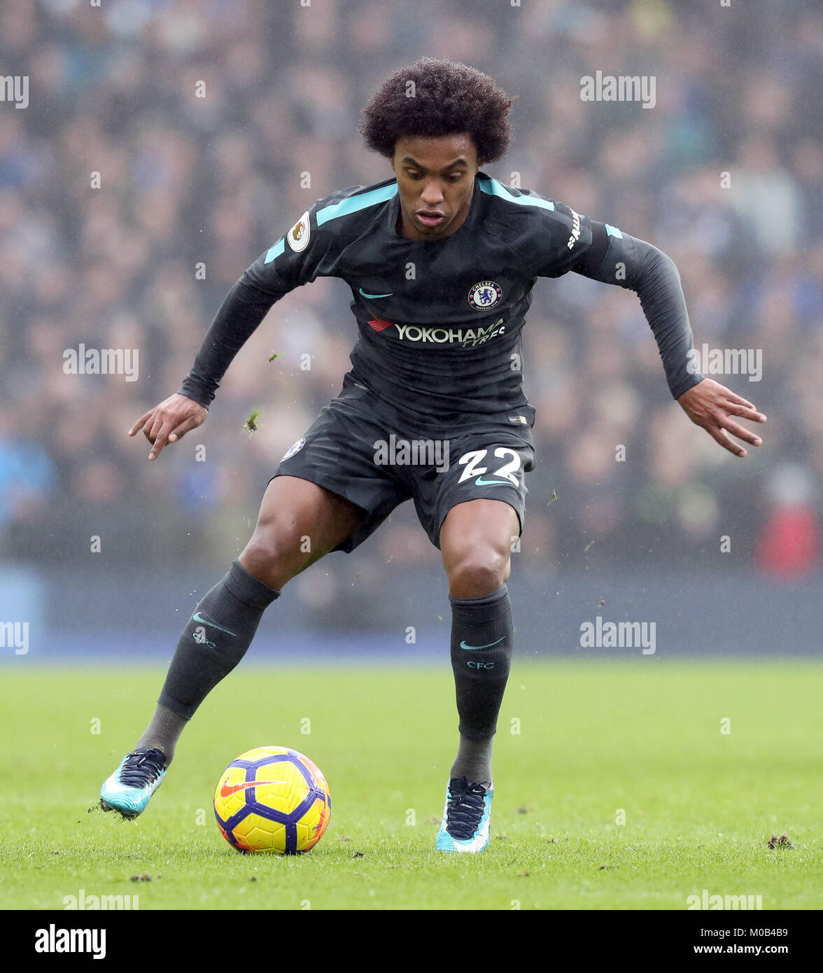 Chelsea's Willian during the Premier League match at the AMEX Stadium, Brighton. PRESS ASSOCIATION Photo. Picture date: Saturday January 20, 2018. See PA story SOCCER Brighton. Photo credit should read: Gareth Fuller/PA Wire. RESTRICTIONS: No use with unauthorised audio, video, data, fixture lists, club/league logos or 'live' services. Online in-match use limited to 75 images, no video emulation. No use in betting, games or single club/league/player publications. Stock Photo