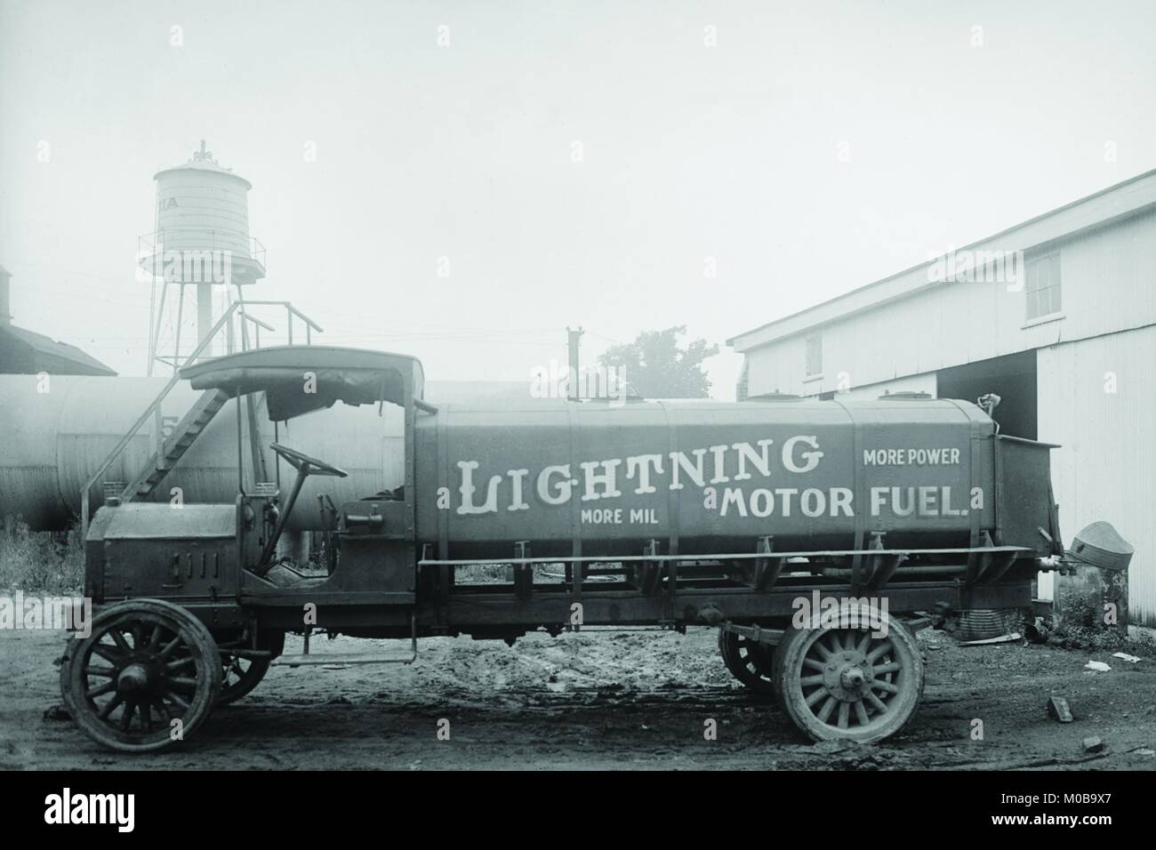 More Power from Lightening Motor Fuel from Penn Oil Truck Stock Photo