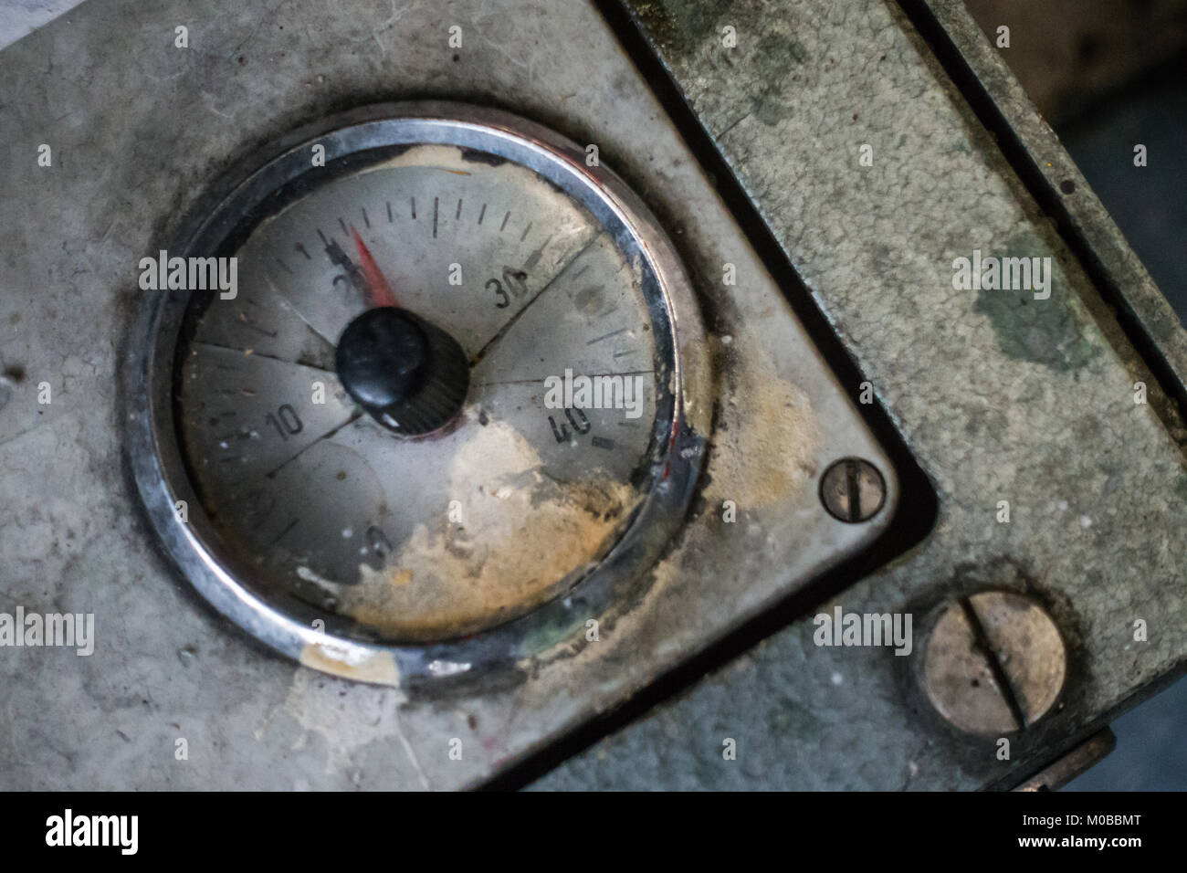 Broken pressure gauge hires stock photography and images Alamy