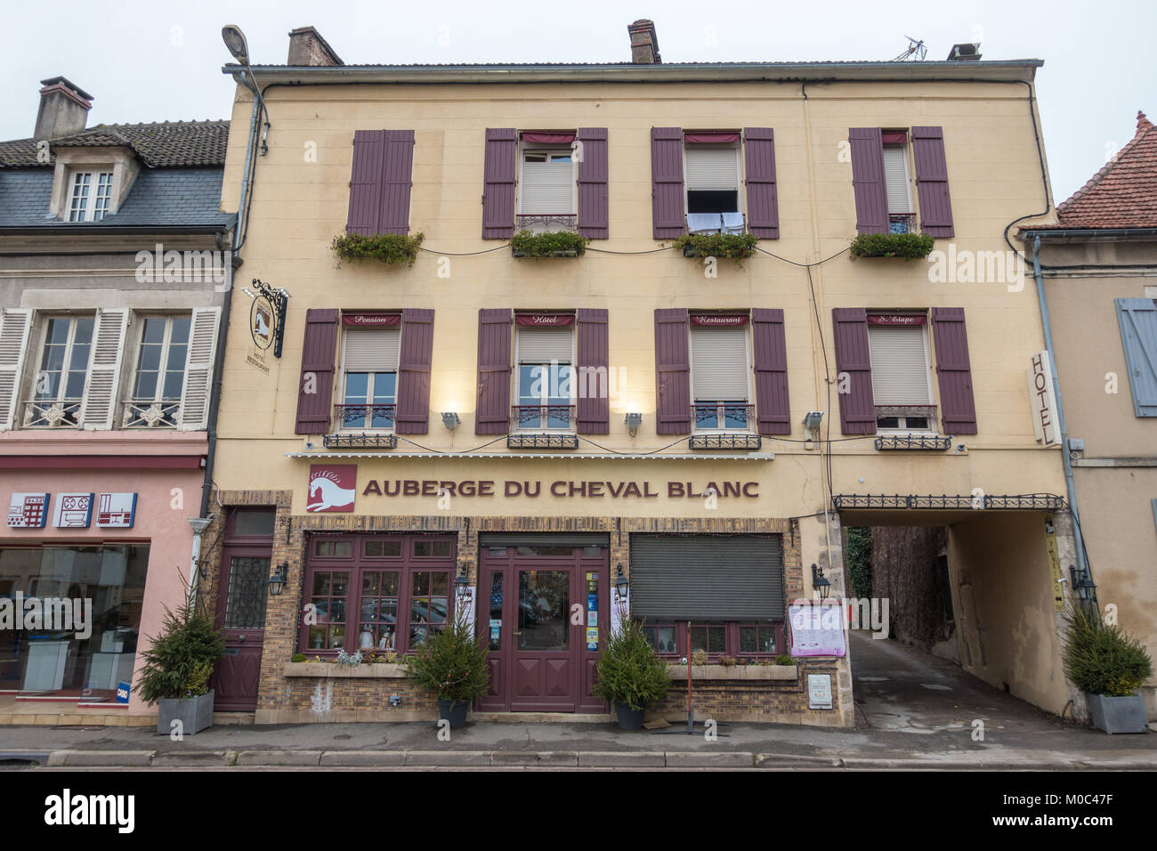 Facade of the restaurant 'Auberge du Cheval Blanc' on Rue de Lyon, Avallon, Yonne, Bourgogne, France Stock Photo