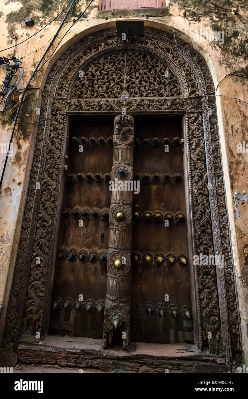 Zanzibar Stories & History: The Arab Doors of Stone Town