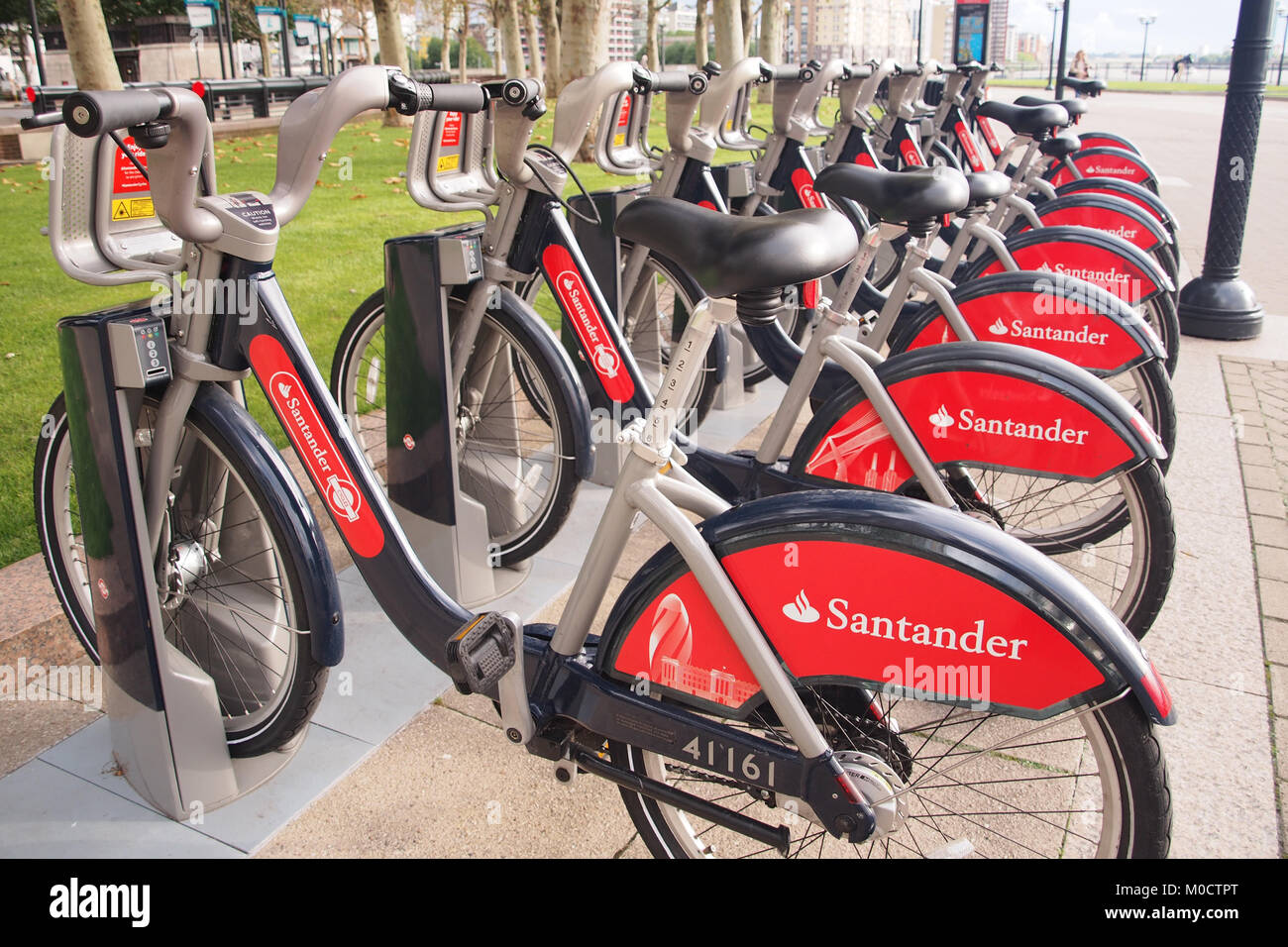 santander bike docking station near me