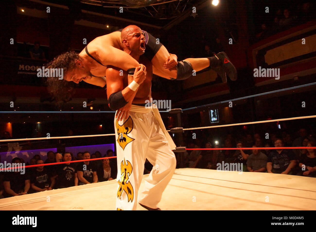 Wrestling pin hi-res stock photography and images - Alamy