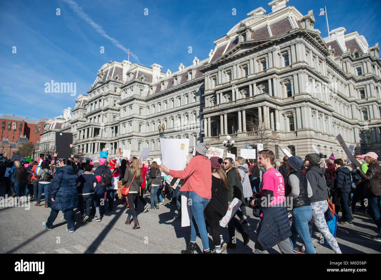 Washington DC, USA. 20th Jan, 2018. Jan. 20th Jan, 2018. Thousands march past the executive house during the Women's March around Lincoln Memorial in Washington, DC, on Jan. 20, 2018 in Washington Credit: csm/Alamy Live News Credit: Cal Sport Media/Alamy Live News Stock Photo