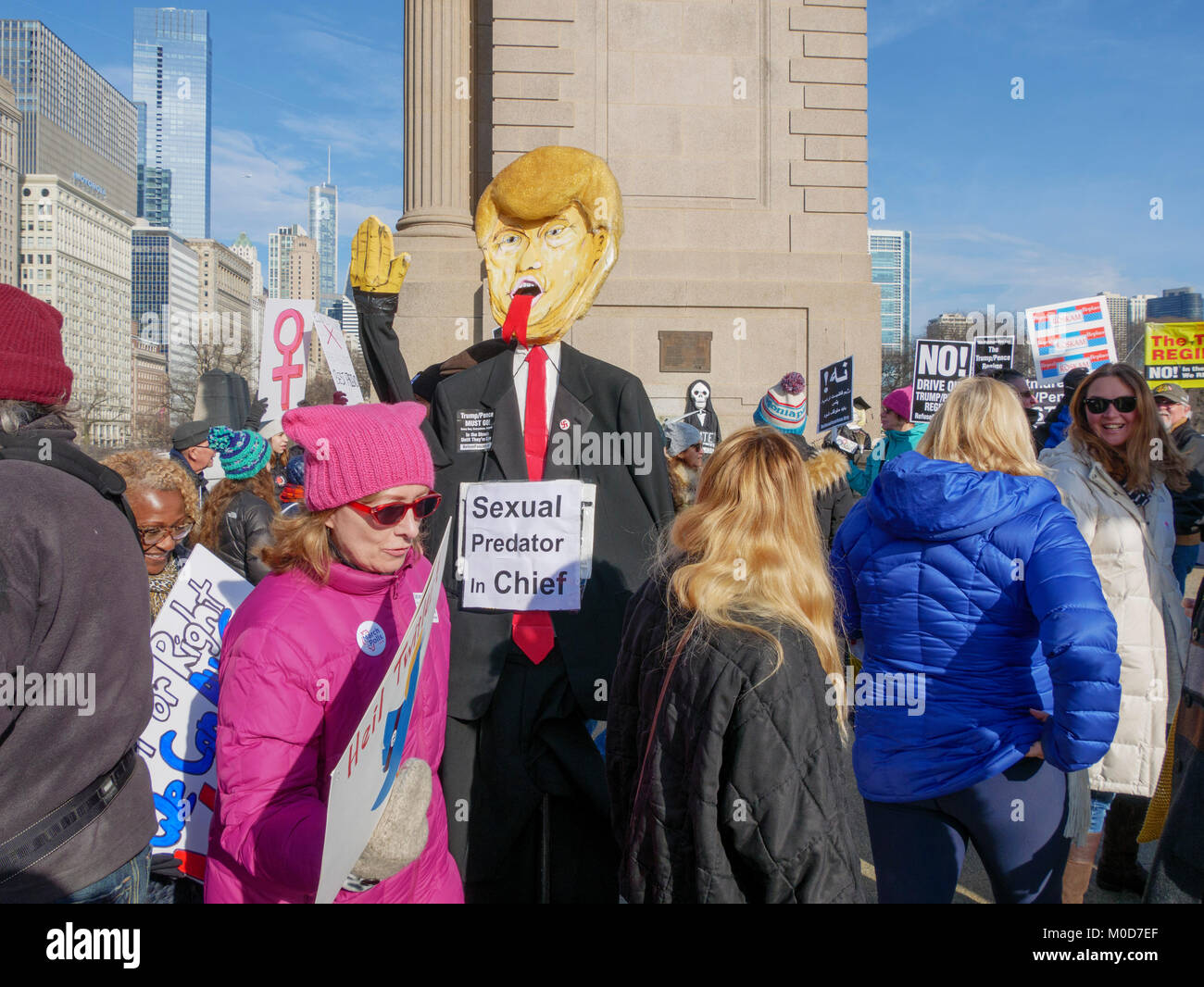 Chicago, Illinois, USA. 20th January 2018.  An effigy of Donald Trump greets marchers. Nearly 300,000 women and men gathered in Grant Park  for the Women's March to the Polls in this city today. Stock Photo