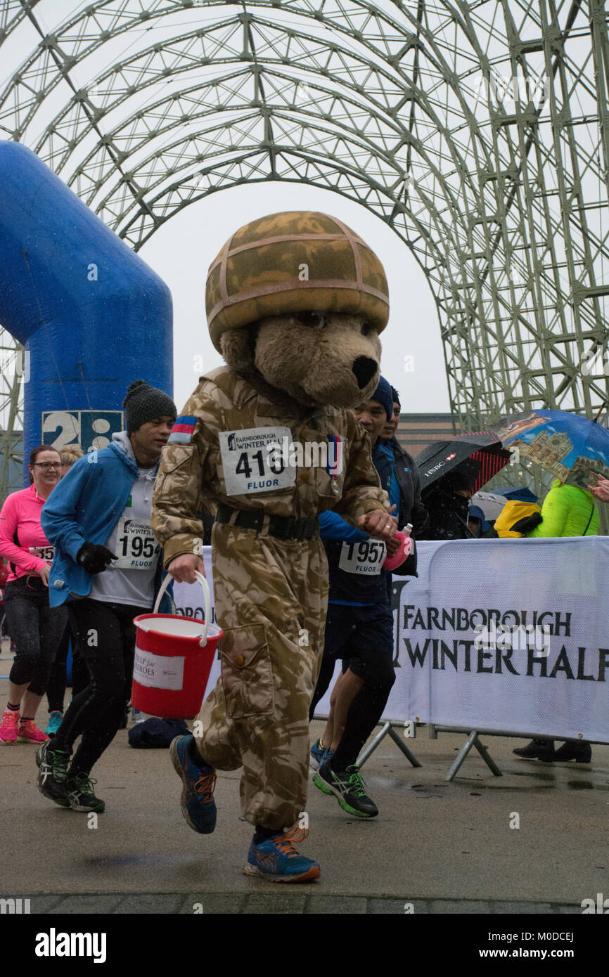 Farnborough, Hampshire, UK. 21 January 2018. Sleet and snow for the 2nd