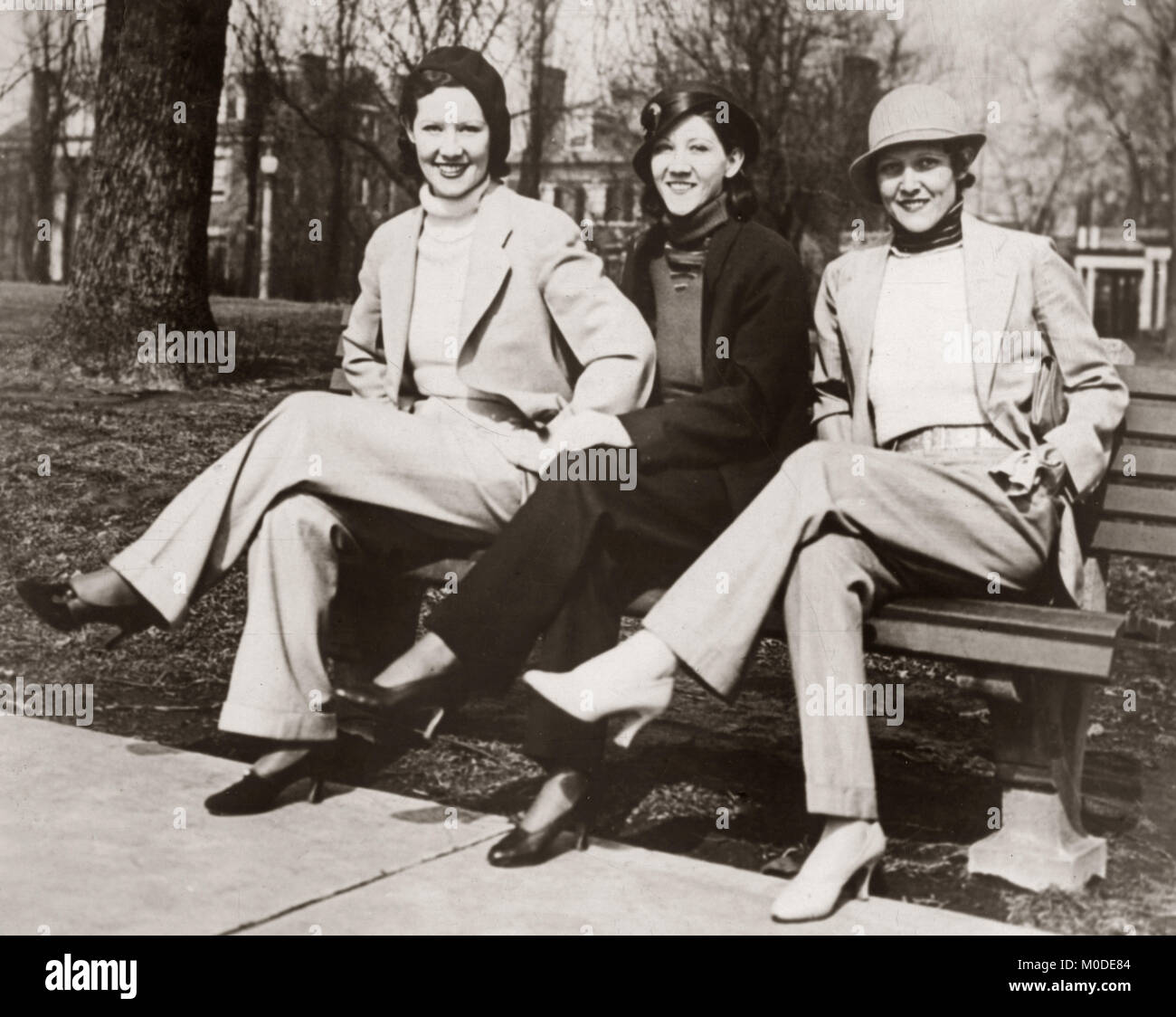 1930s fashion suit hi-res stock photography and images - Alamy