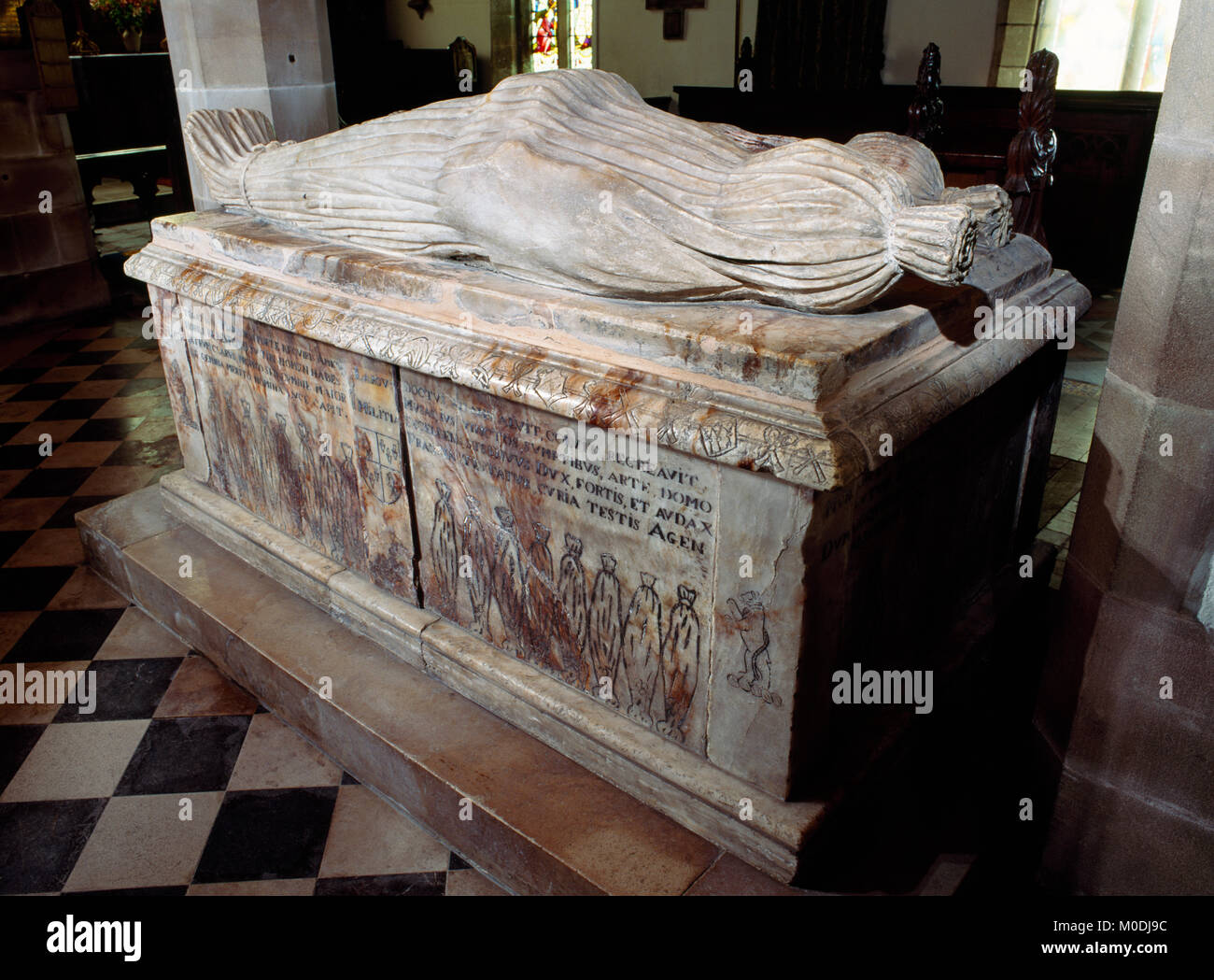 16th century alabaster tomb of Thomas Beresford & his wife Agnes Hassall depicted as recumbent shrouded effigies, Fenny Bentley church, Derbyshire, UK Stock Photo