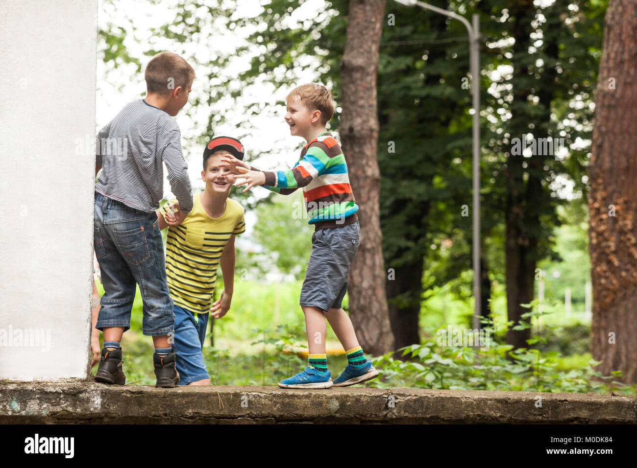 Group of guys in a row back view Stock Photo - Alamy