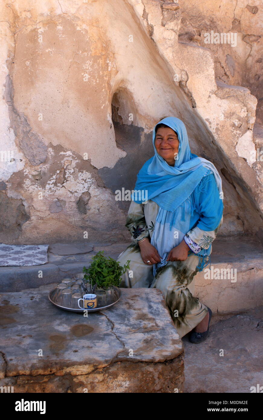 Woman Tunisia Berber Headscarf Stock Photos & Woman Tunisia Berber