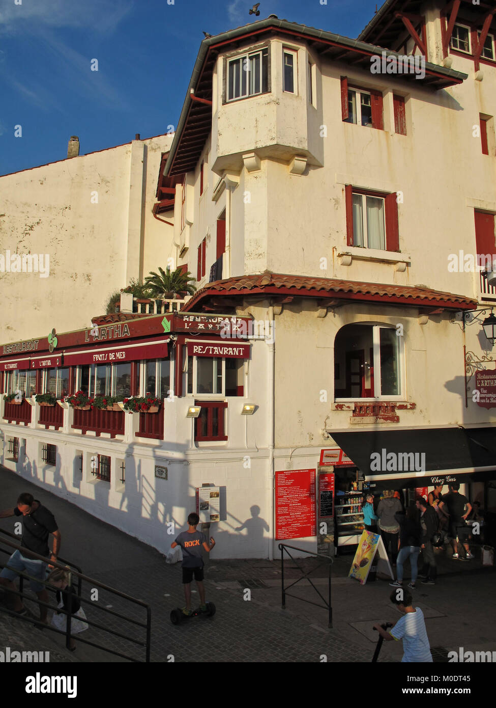 Saint-Jean-de-Luz, Restaurant l'Artha, promenade Jacques Thibaud,  Pyrenees-Atlantiques, Nouvelle-Aquitaine, France, Europe Stock Photo - Alamy