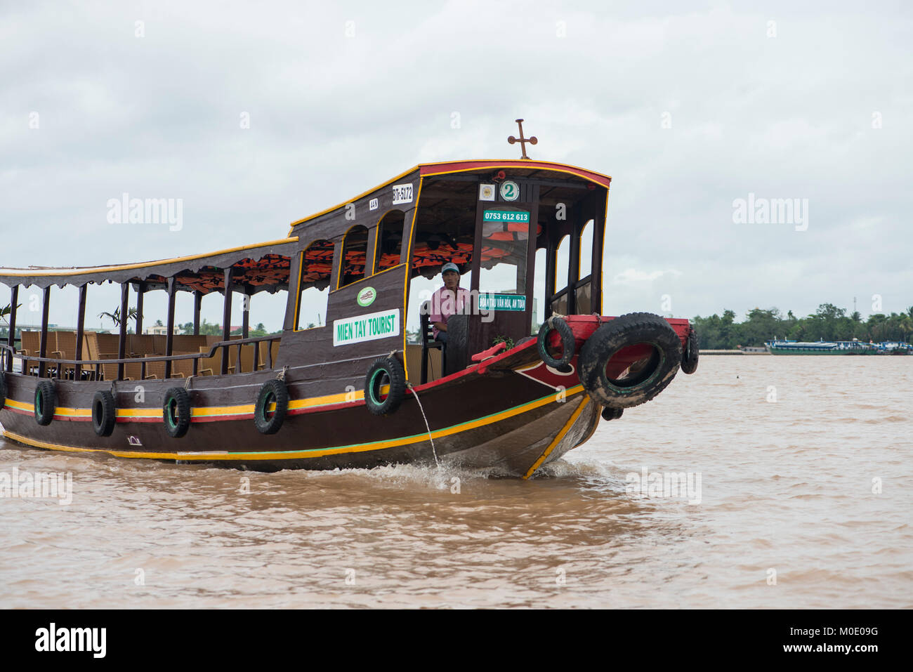 Empty river hi-res stock photography and images - Alamy