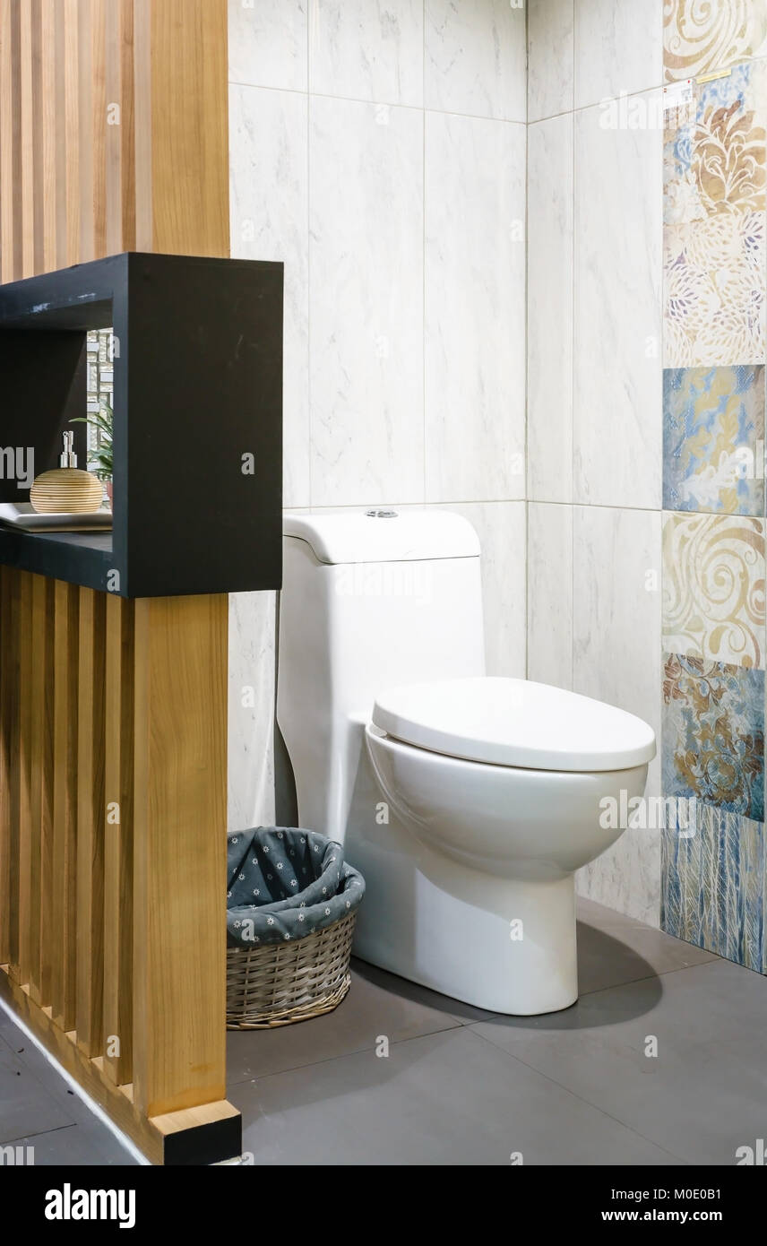White ceramic toilet bowl in the bathroom Stock Photo - Alamy