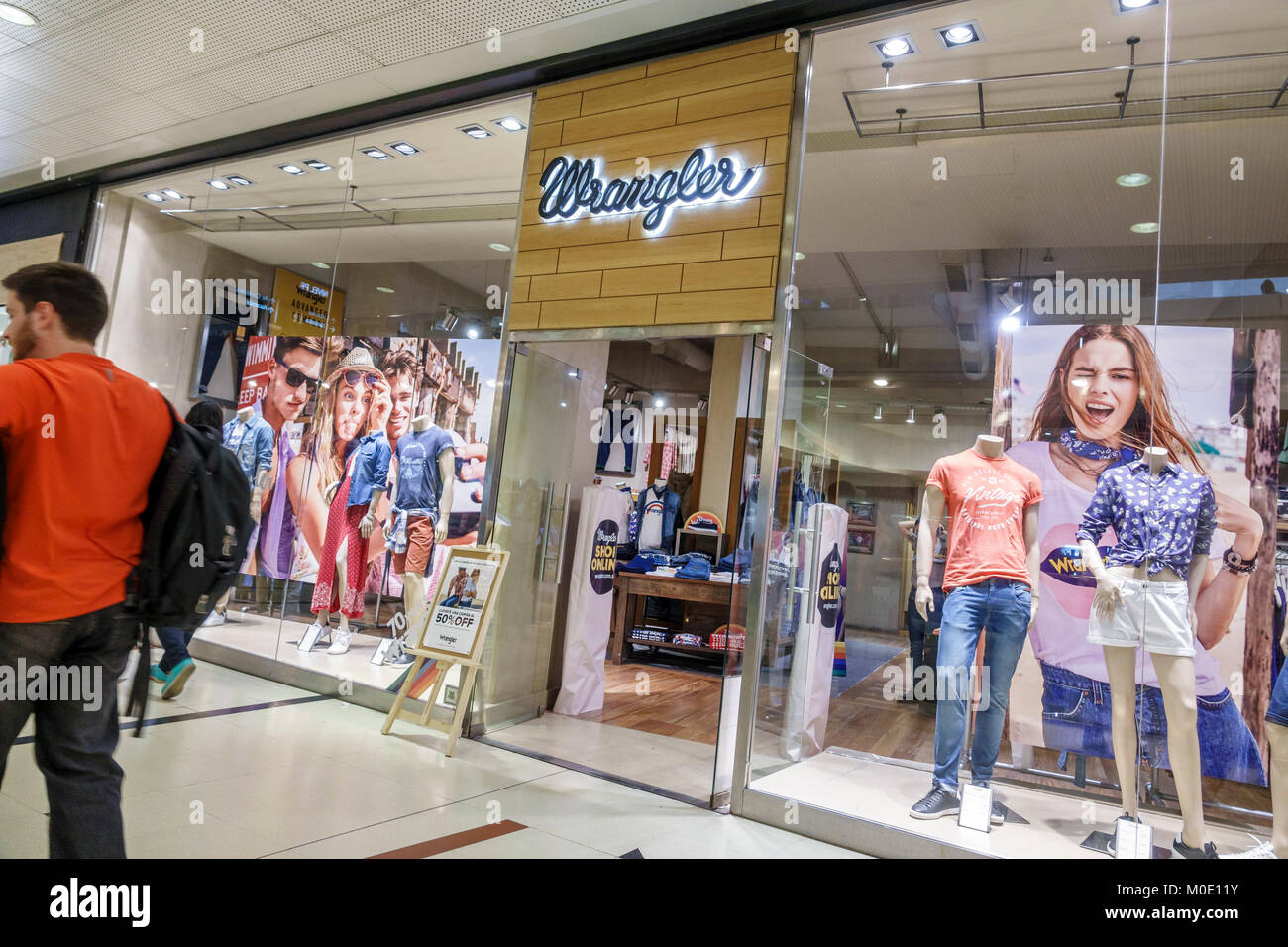 Wrangler store hi-res stock photography and images - Alamy