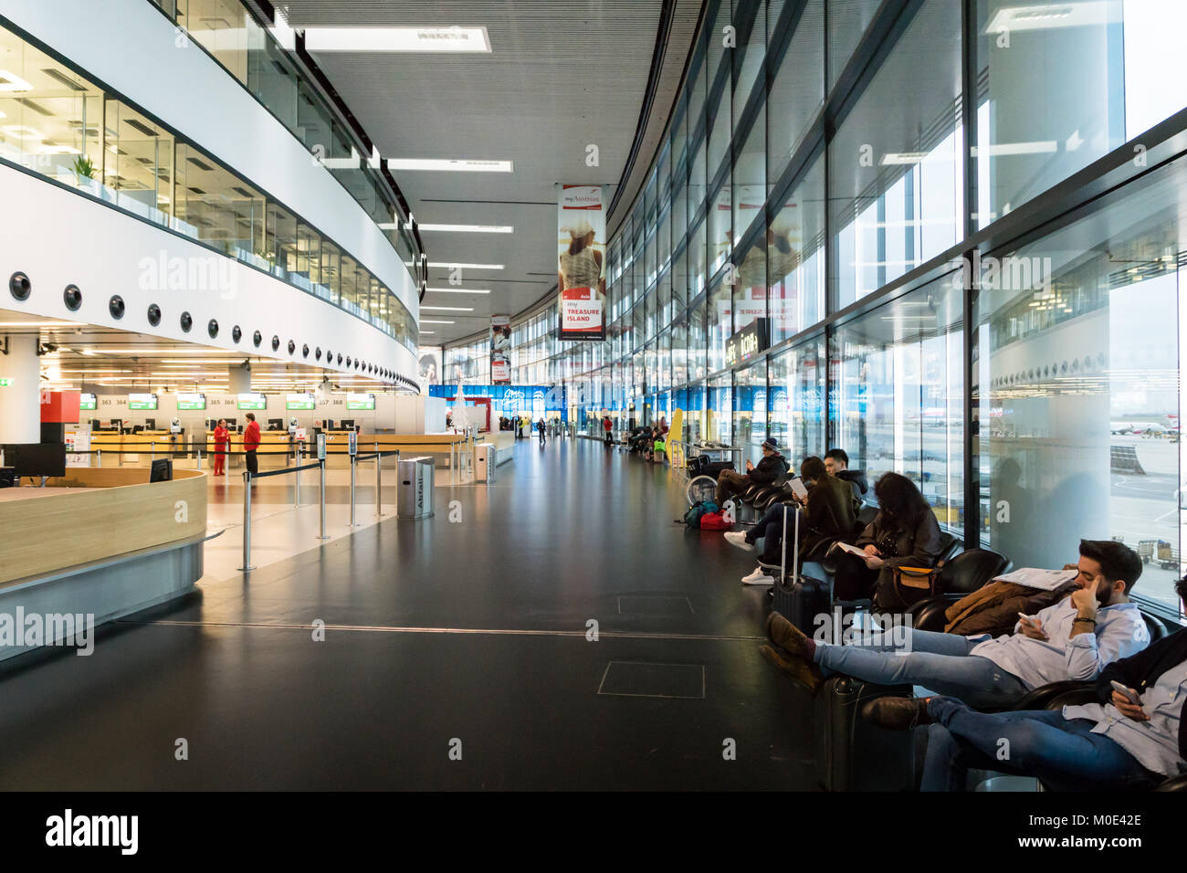 vienna airport lost luggage