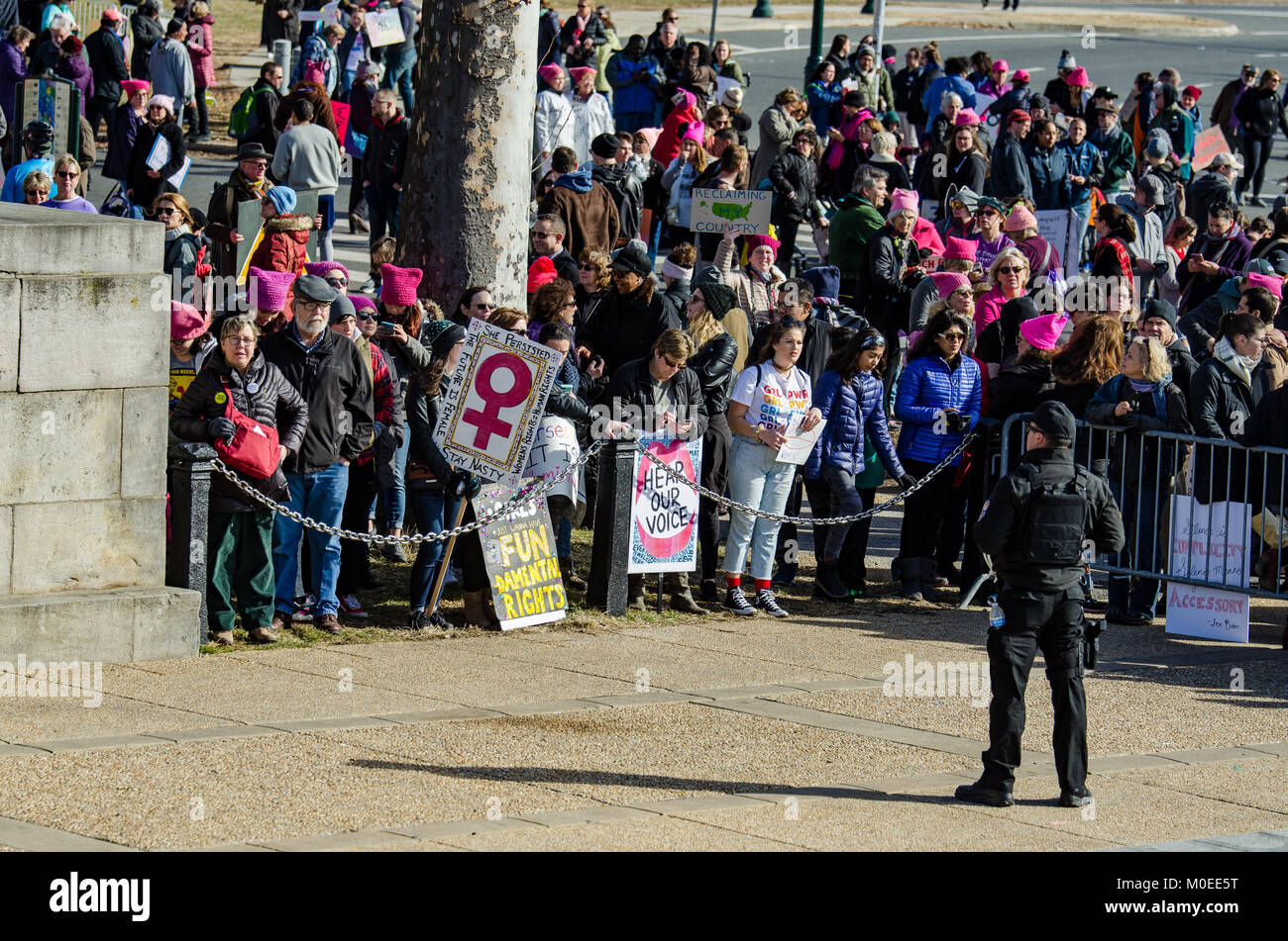 Philadelphia, Pennsylvania / USA: A police officer stands sentinel on ...