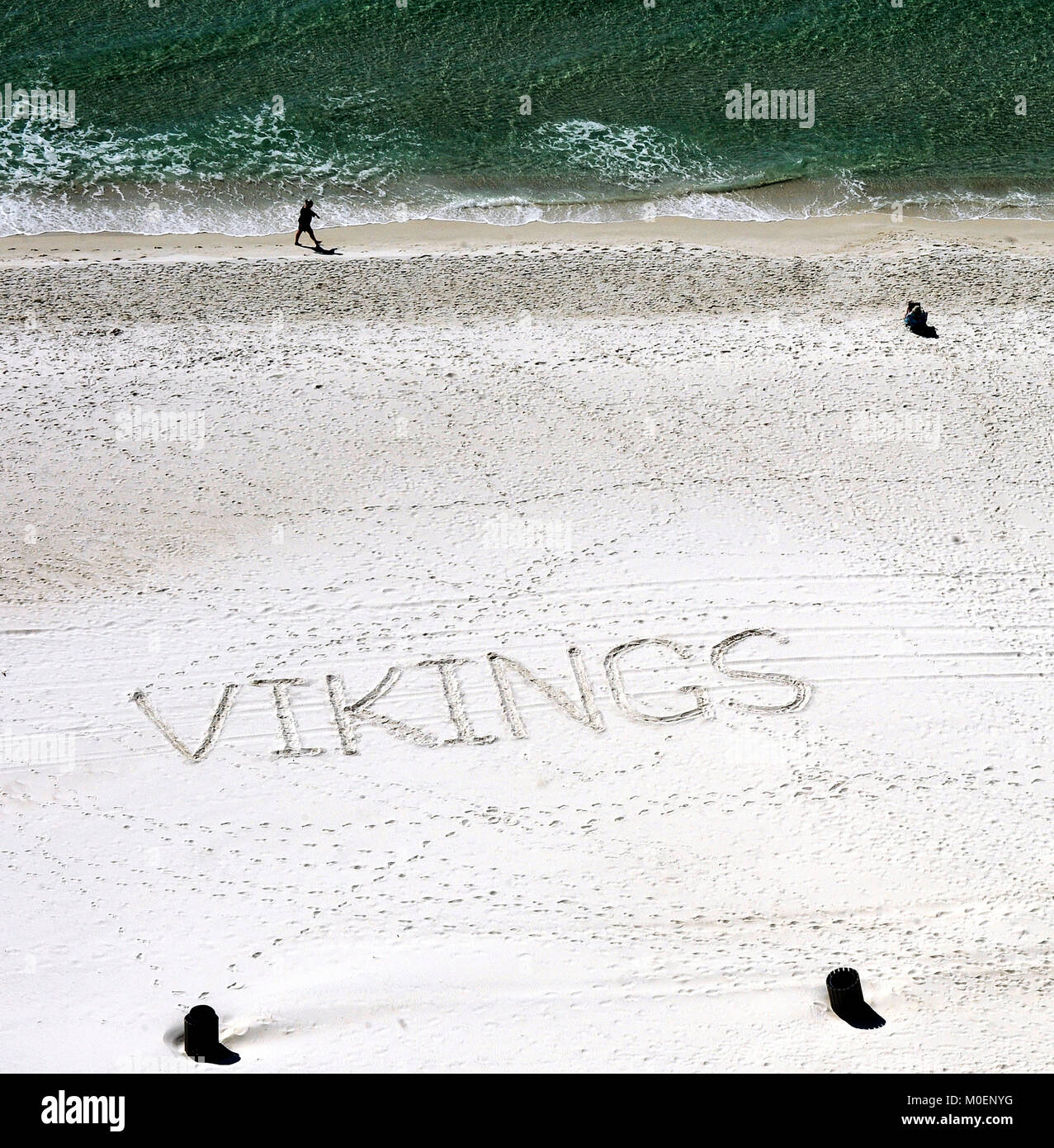 Panama City Beach, Florida, United States. 21st Jan, 2018. January 21, 2018 - Panama City Beach, Florida, United States - The word "Vikings" is seen written in the sand at Panama City Beach, Florida on January 21, 2018, hours before the Minnesota Vikings faced the Philadelphia Eagles in the National Football Conference (NFC) playoff game. Both teams were fighting for a spot in Super Bowl LII on February 4, 2018. The Vikings lost to the Eagles 7-38. Credit: Paul Hennessy/Alamy Live News Stock Photo