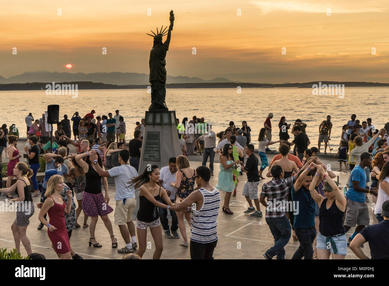 Salsa dancing on Alki Beach, Seattle, Washington, USA Stock Photo