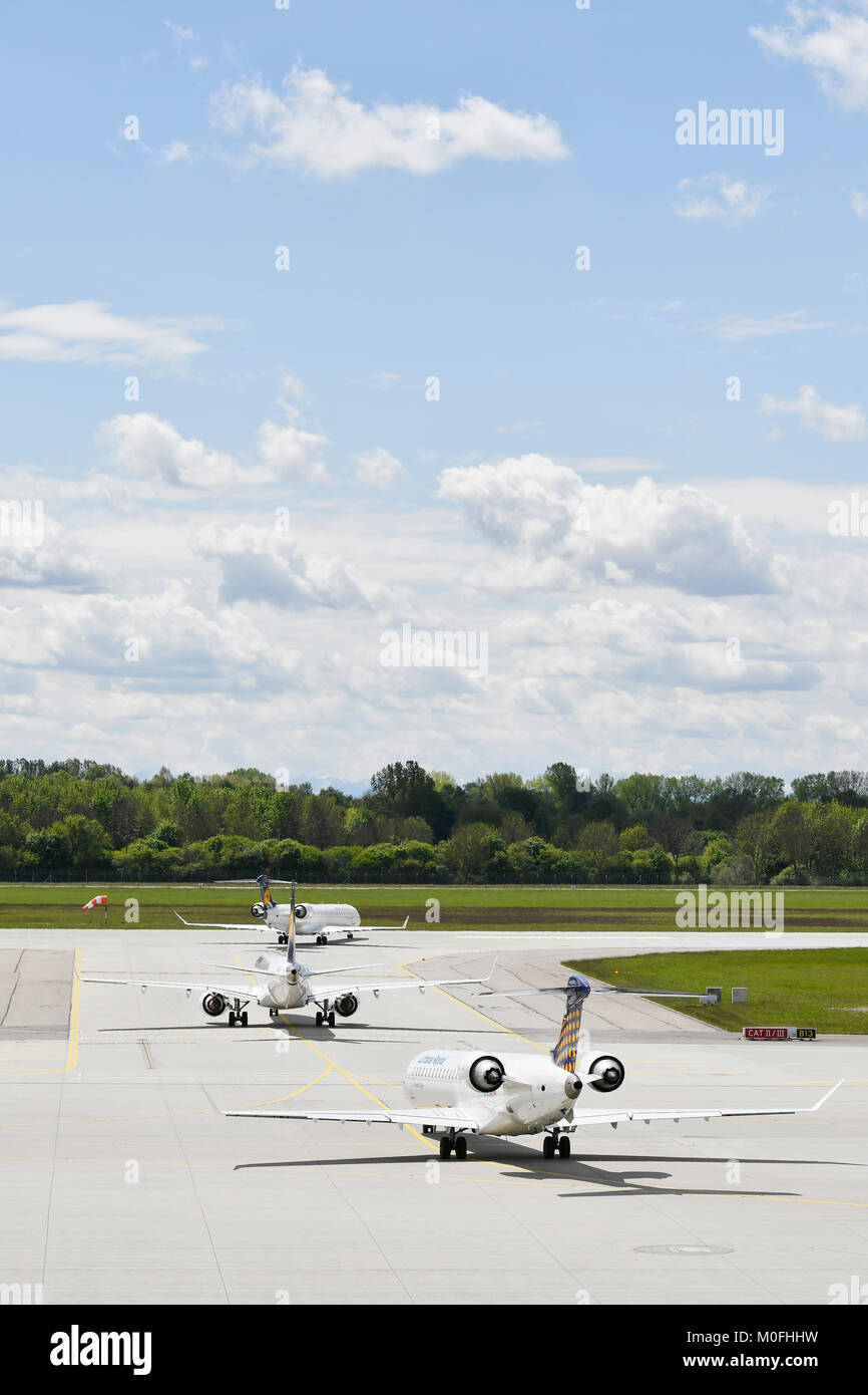 Lufthansa, waiting, Runway, South, Line up, Hold On, buisy, traffic, wait, time, many, 3, Munich Airport, Stock Photo