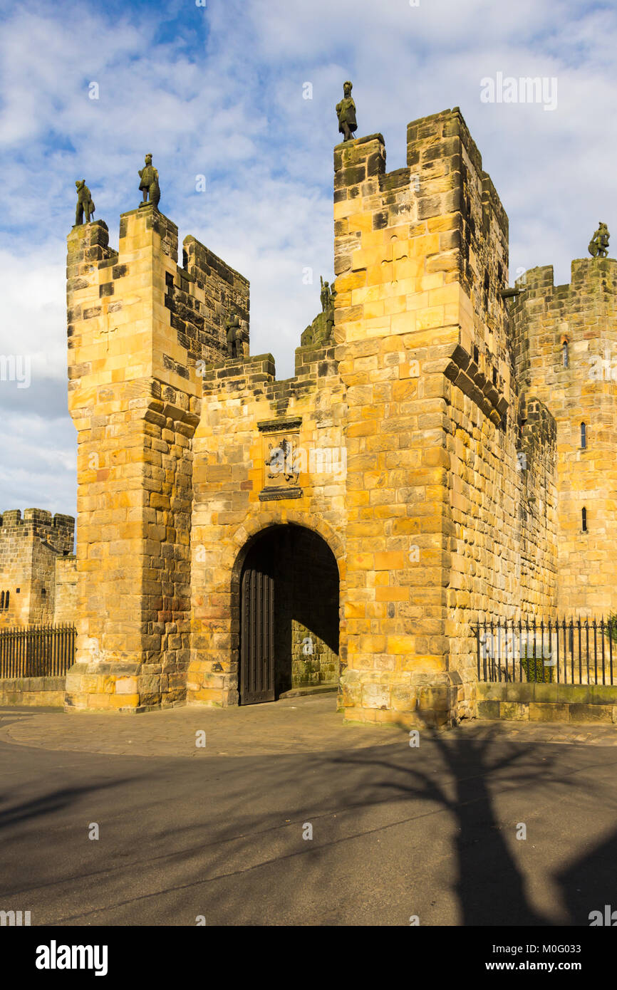 Exterior of Alnwick castle barbican gate, Alnwick, Northumberland. The barbcan dates from the 15th century. It provides a highly defensible entrance i Stock Photo