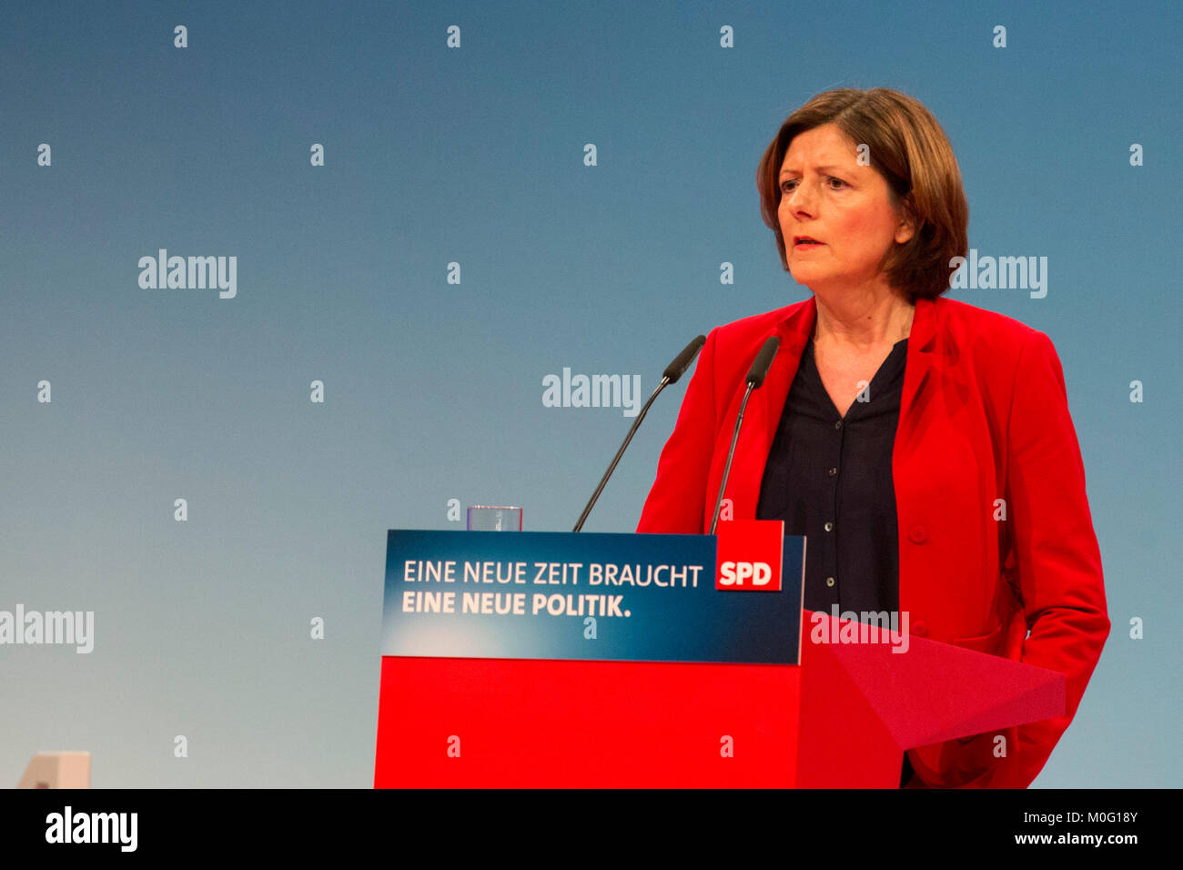 Bonn, Germany. 21 January 2018. Malu Dreyer, Prime Minister of Rhineland-Palatinate. SPD extraordinary party convention at World Conference Center Bonn to discuss and approve options to enter into a grand coalition with the CDU, Christian Democrats, before asking SPD members for approval. Stock Photo