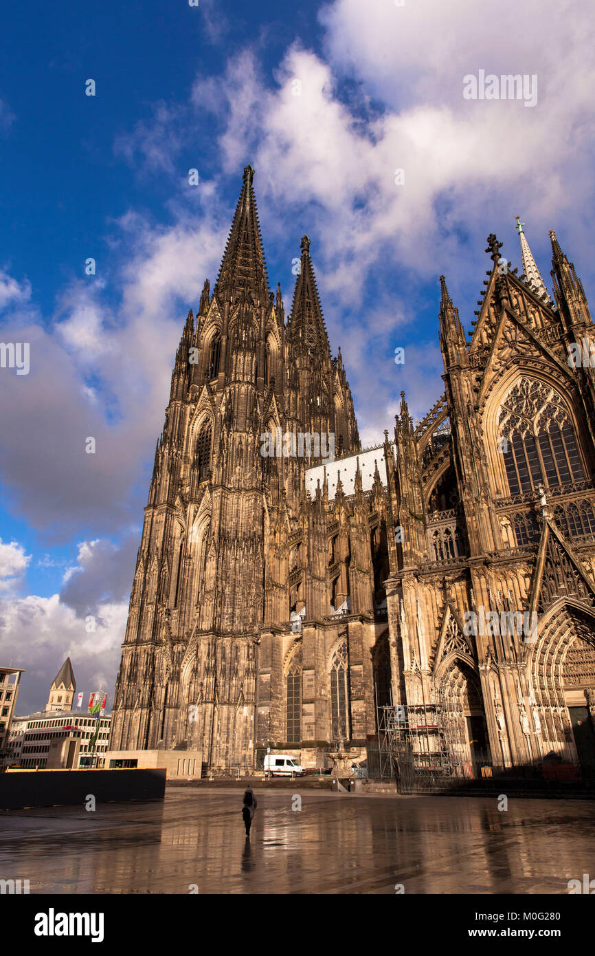 Europe, Germany, Cologne, the southern facade of the cathedral, Roncalli square.  Europa, Deutschland, Koeln, die Suedtfassade des Doms, Roncalliplatz Stock Photo